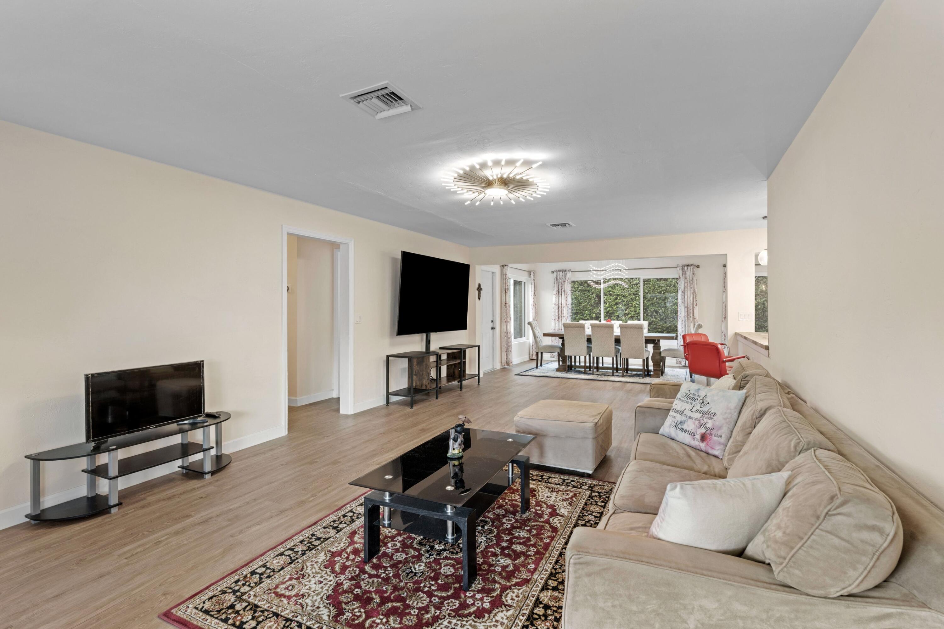 FOREST HILLS - Residential