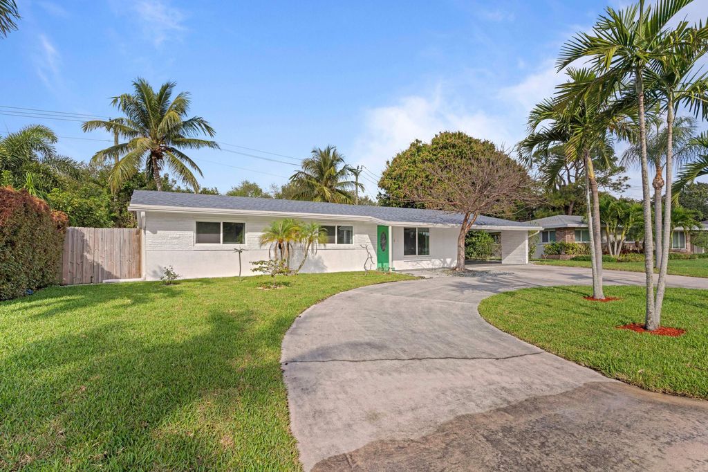 Photo of 2861 SW 9th Street, Boynton Beach, FL 33435 (MLS # B26005586)