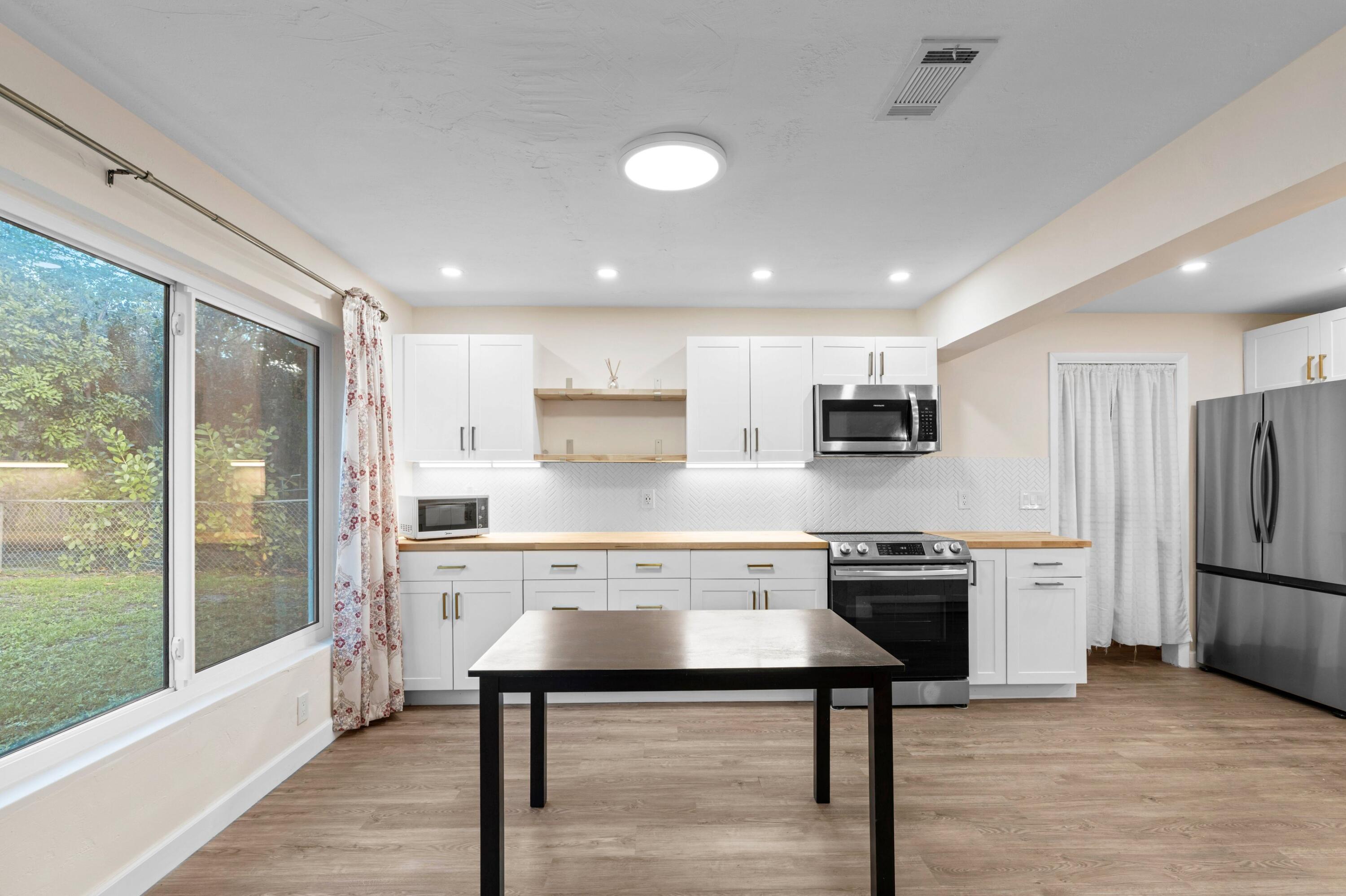 FOREST HILLS - Residential