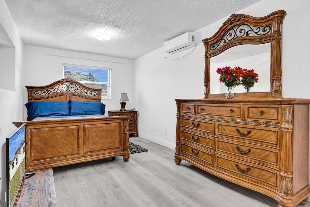WEST MIAMI SHORES SEC C - Residential Lease
