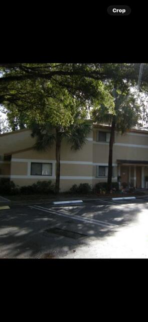 211 PALM Circle E