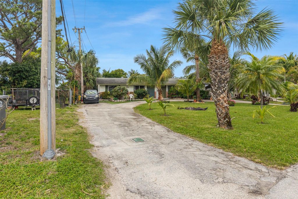 Photo of 808 Philadelphia Drive, Jupiter, FL 33458 (MLS # F10490550)