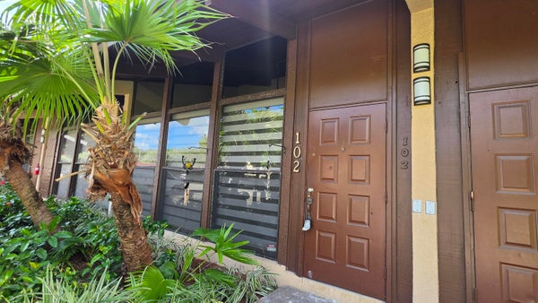 2421 N 40TH AVE APT 102, HOLLYWOOD, FL 33021 - Image 637d7a3fcba15dee8d6cb260d7561cb9/823462704