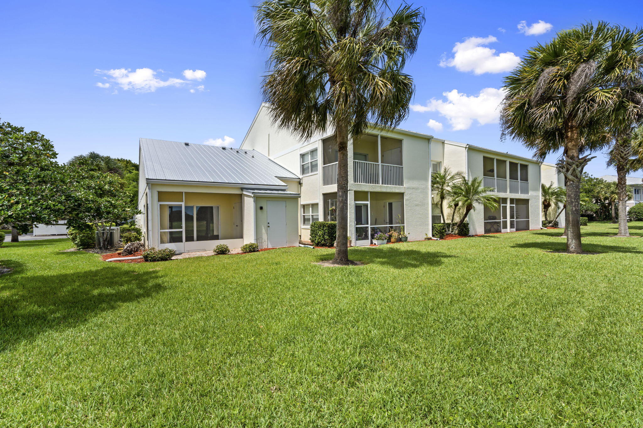 GATOR TRACE CONDOMINIUM 1 - Residential
