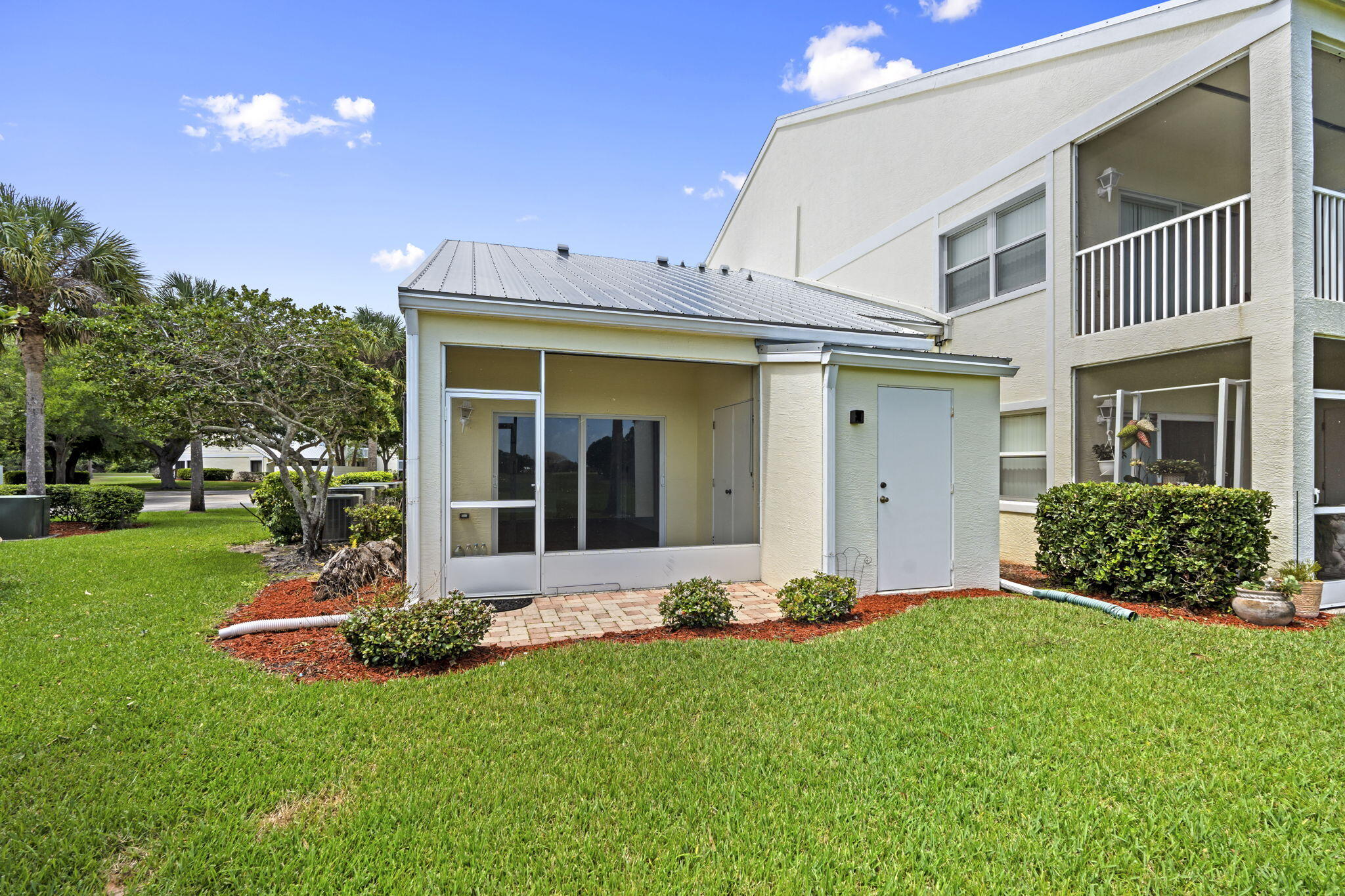 GATOR TRACE CONDOMINIUM 1 - Residential