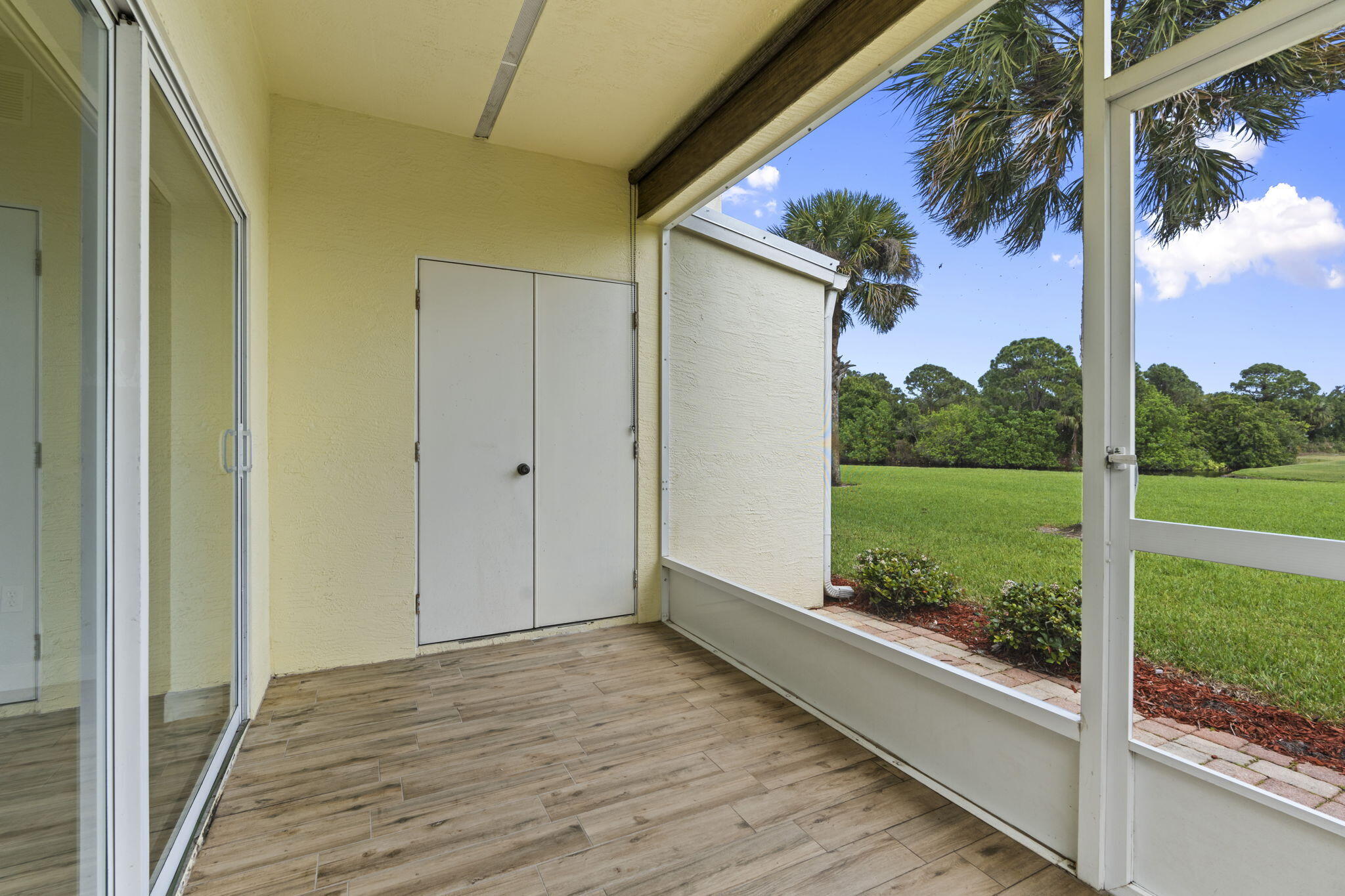 GATOR TRACE CONDOMINIUM 1 - Residential