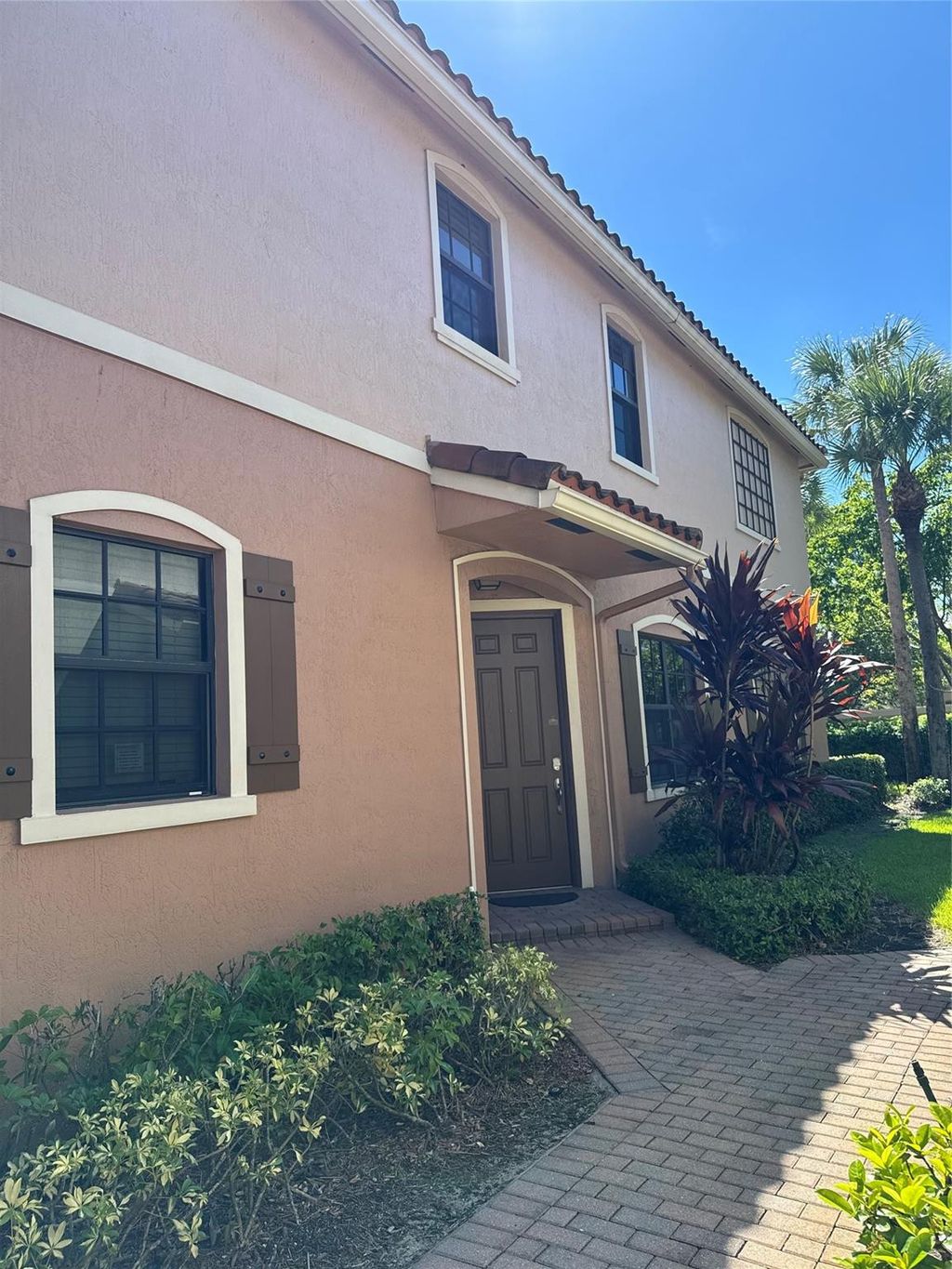 Photo of 127 Riverwalk Circle W, Plantation, FL 33325 (MLS # B26008438)