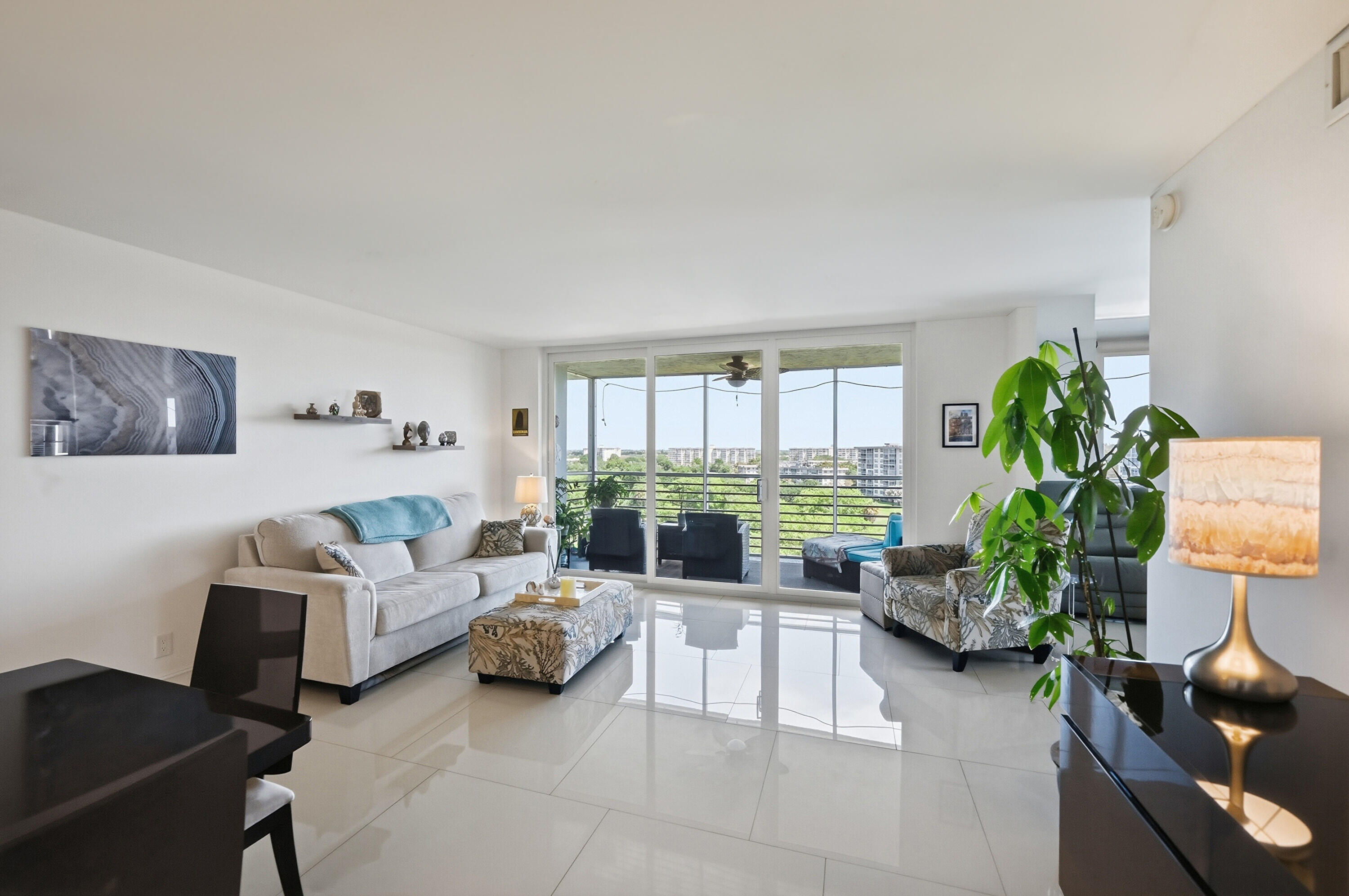 NO 104 PALM-AIRE COUNTRY CLUB - Residential