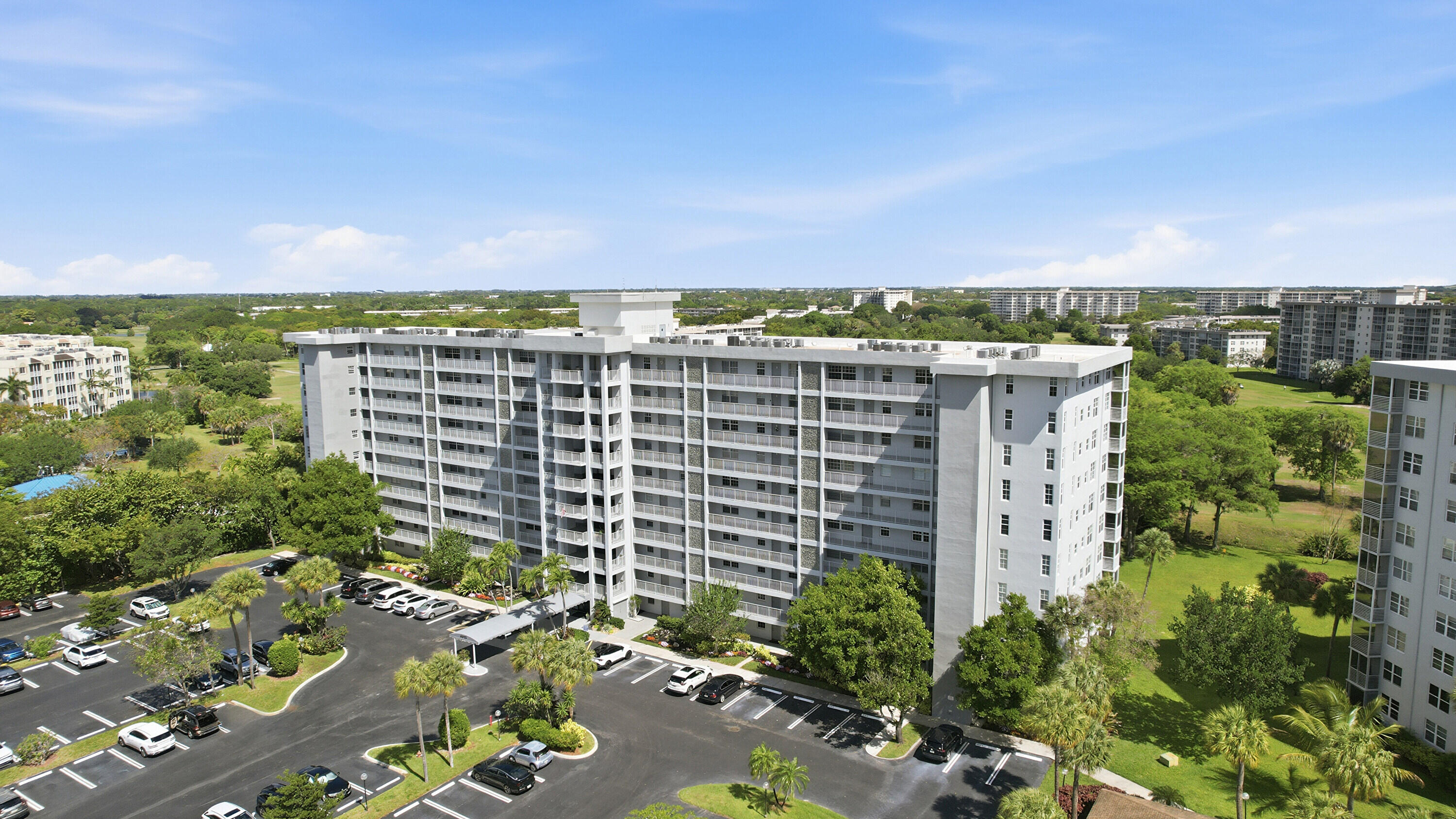 NO 104 PALM-AIRE COUNTRY CLUB - Residential