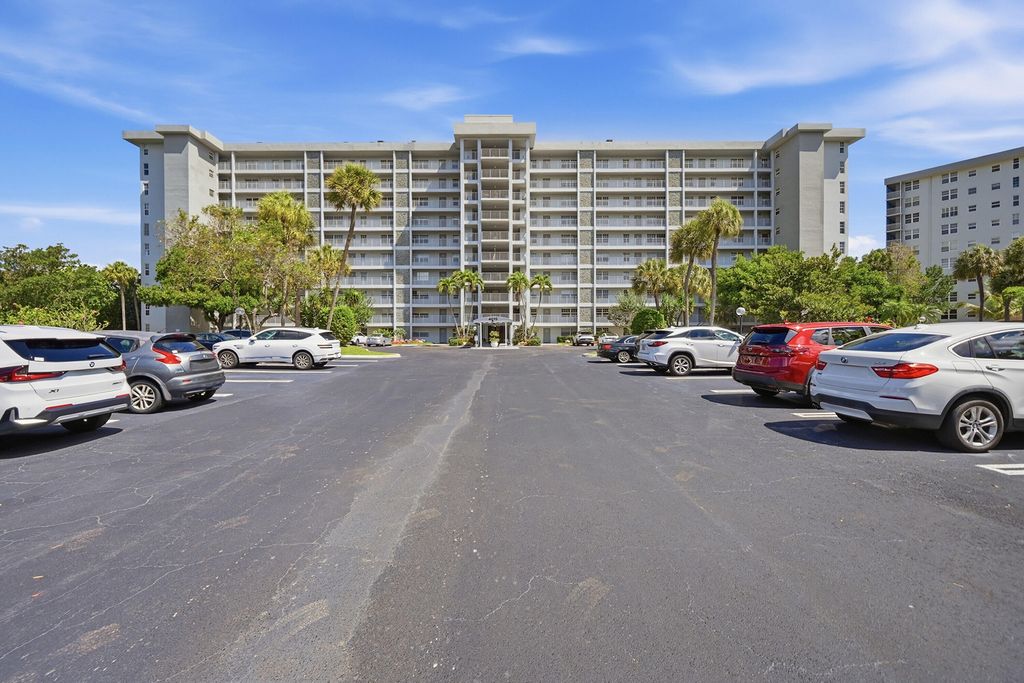 Photo of 4015 W Palm Aire # 1001 Drive, Pompano Beach, FL 33069 (MLS # B26019094)
