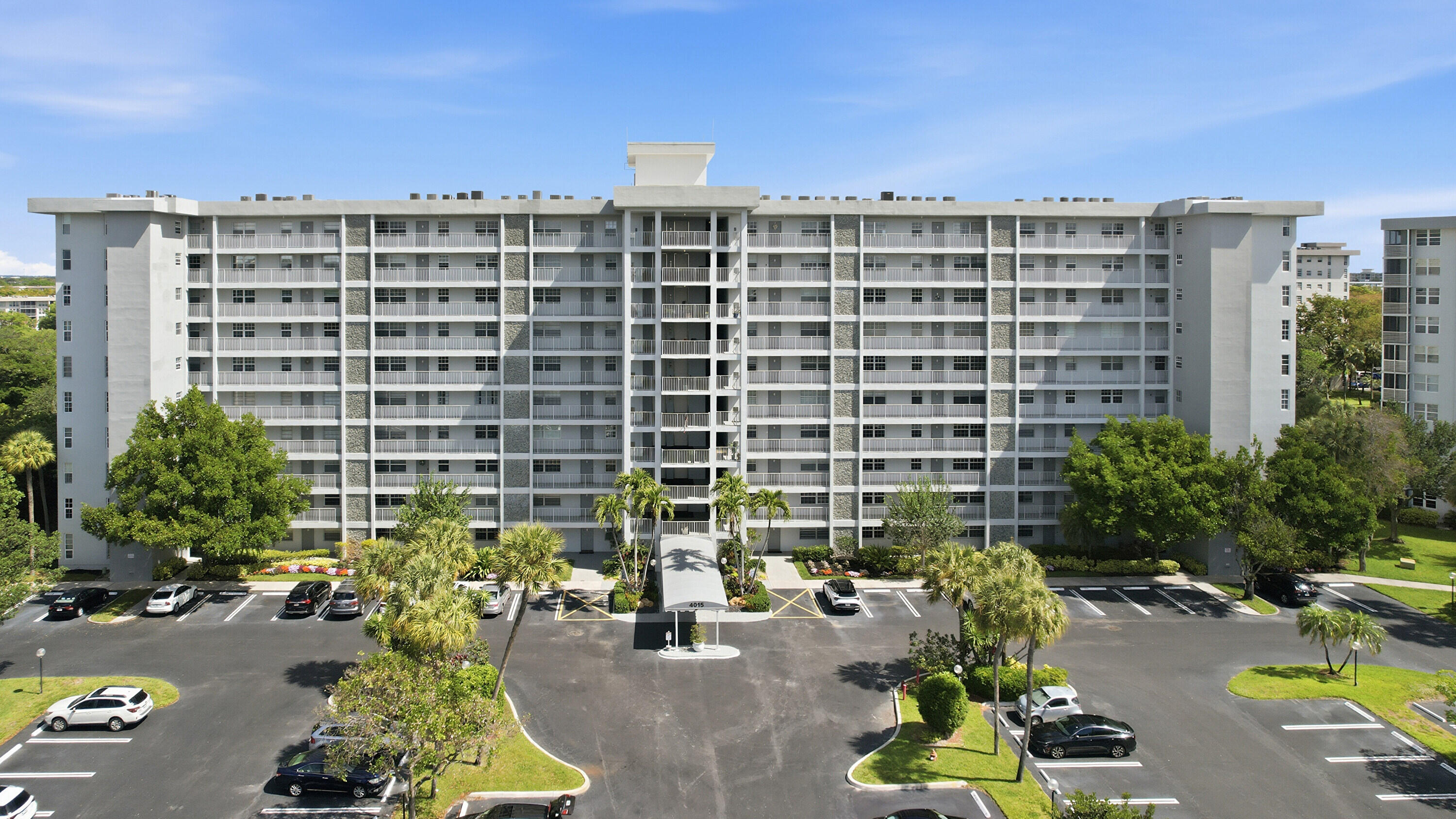 NO 104 PALM-AIRE COUNTRY CLUB - Residential