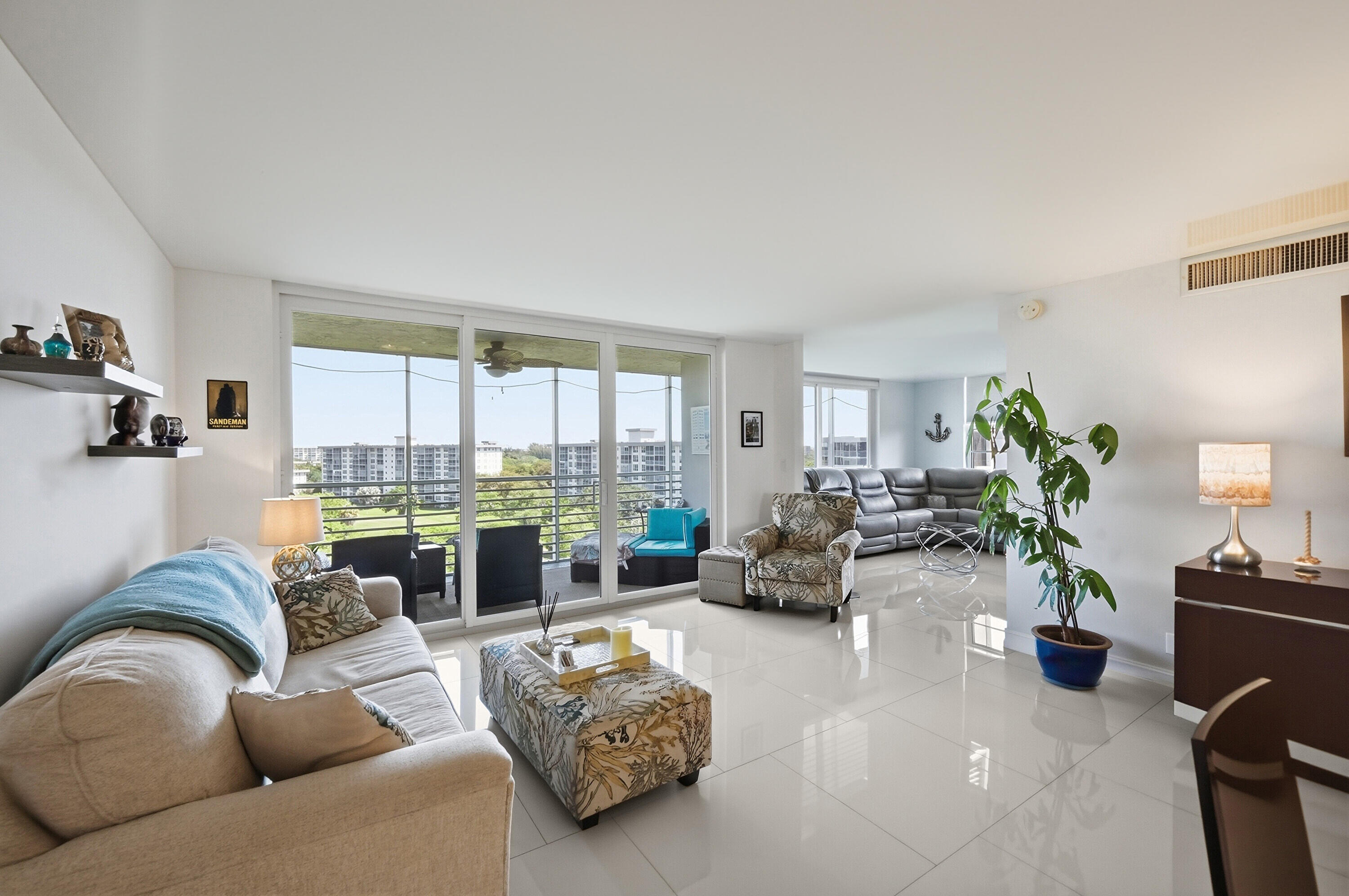 NO 104 PALM-AIRE COUNTRY CLUB - Residential