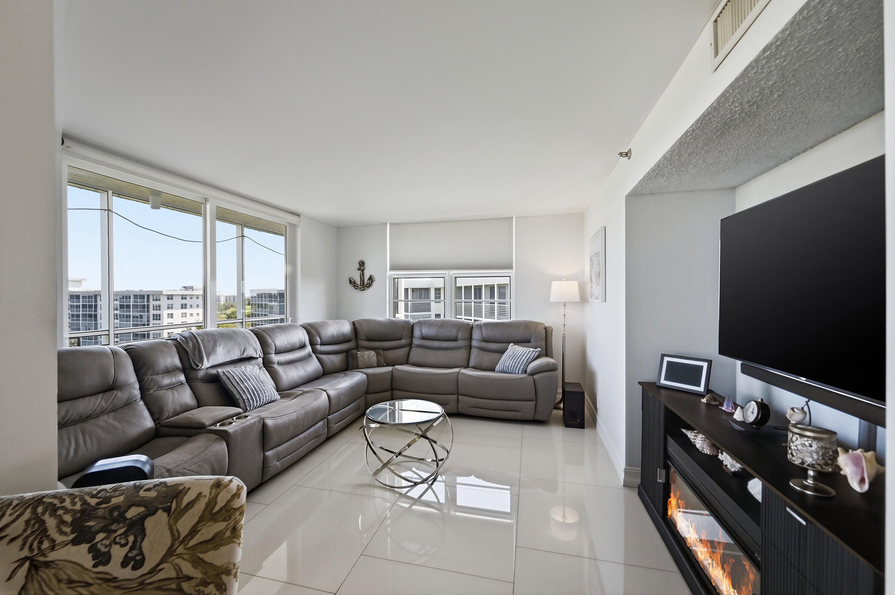 NO 104 PALM-AIRE COUNTRY CLUB - Residential