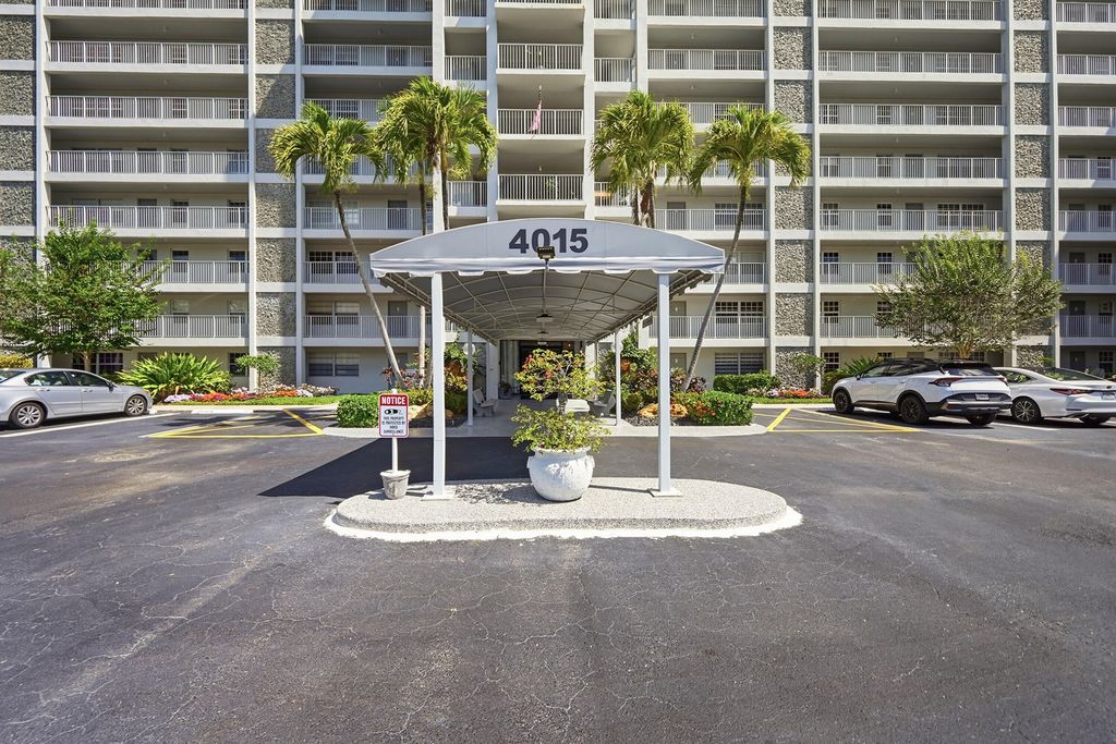 Photo of 4015 W Palm Aire # 1001 Drive, Pompano Beach, FL 33069 (MLS # B26019094)