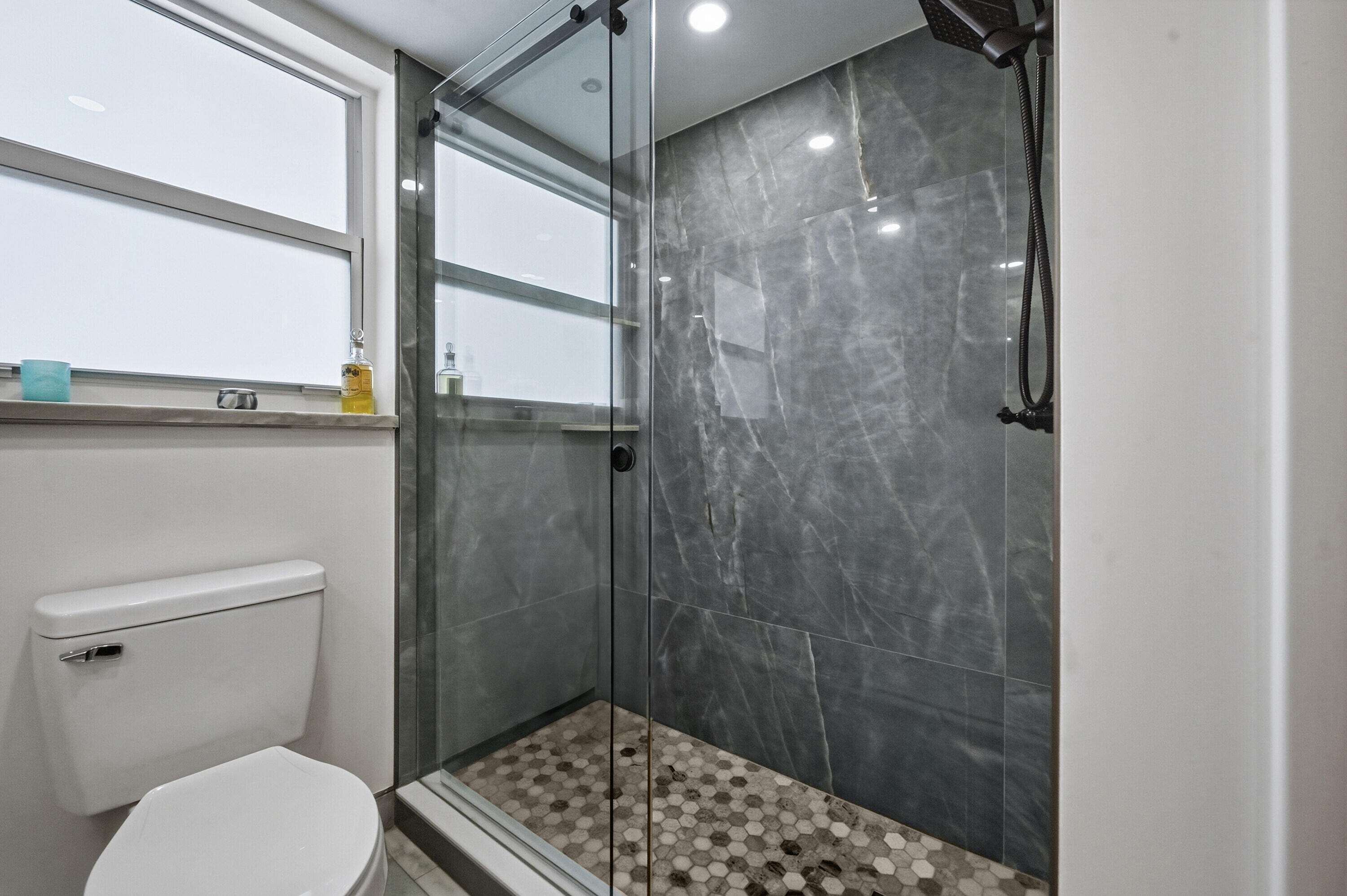 NO 104 PALM-AIRE COUNTRY CLUB - Residential