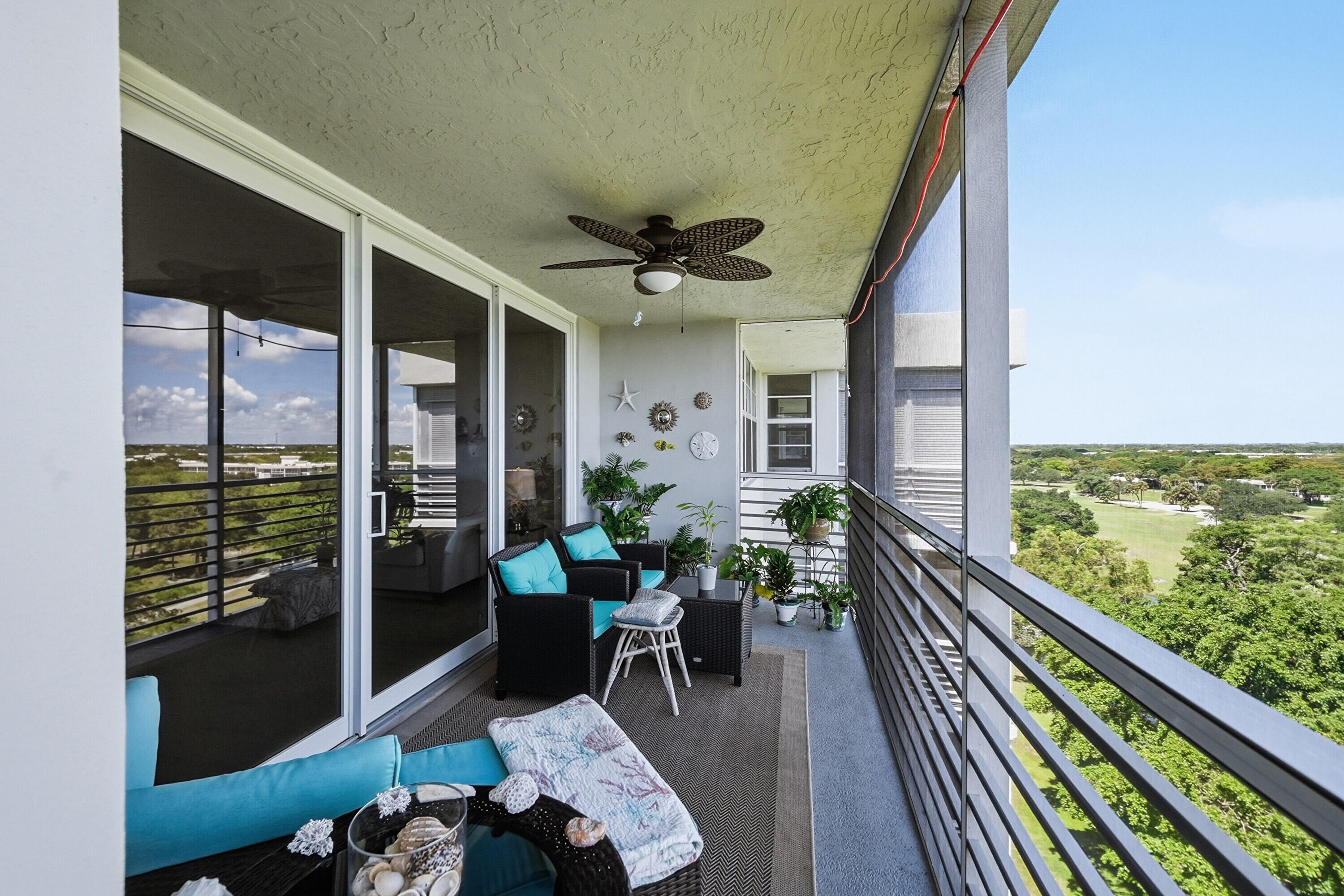 NO 104 PALM-AIRE COUNTRY CLUB - Residential