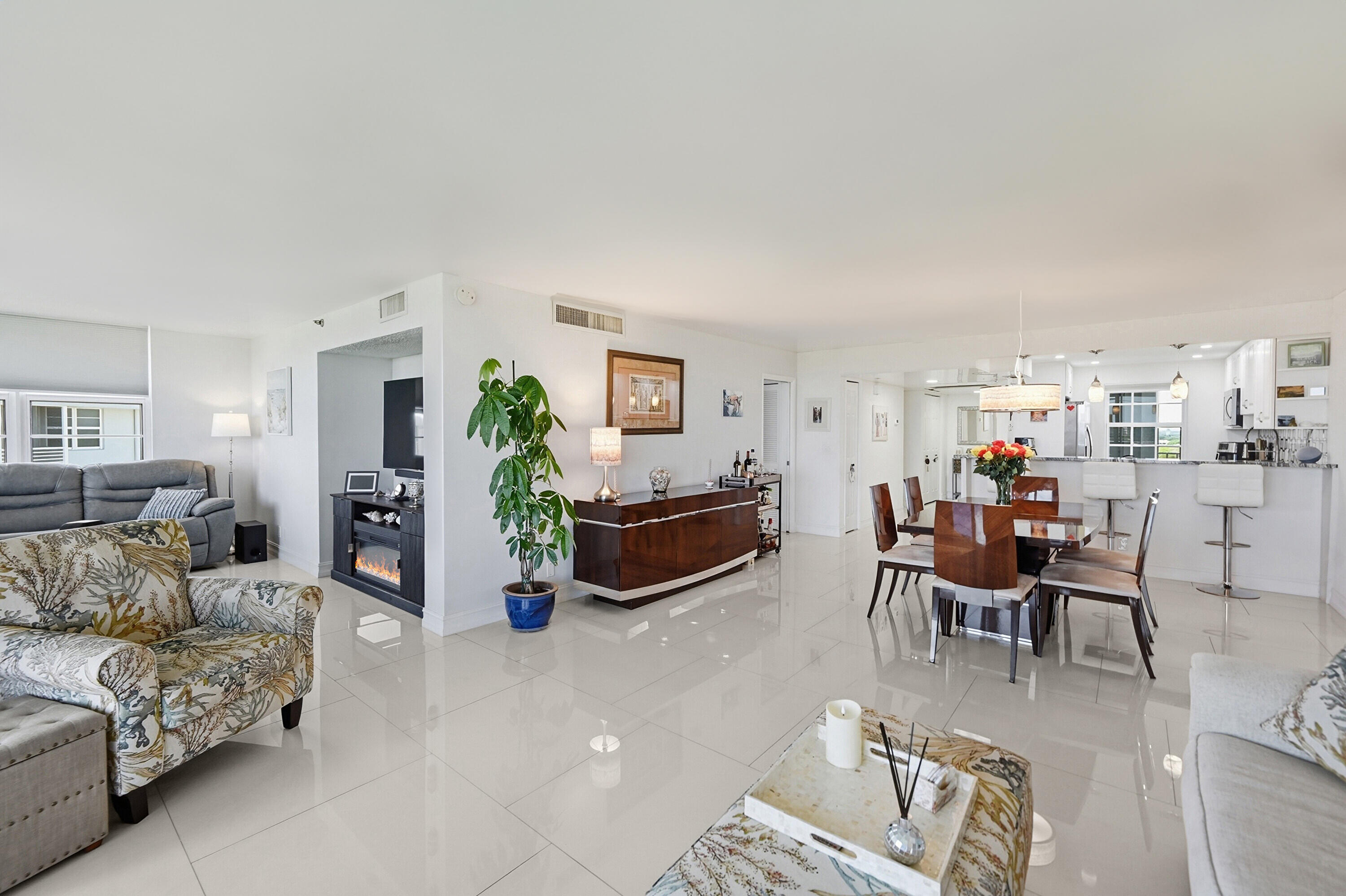 NO 104 PALM-AIRE COUNTRY CLUB - Residential