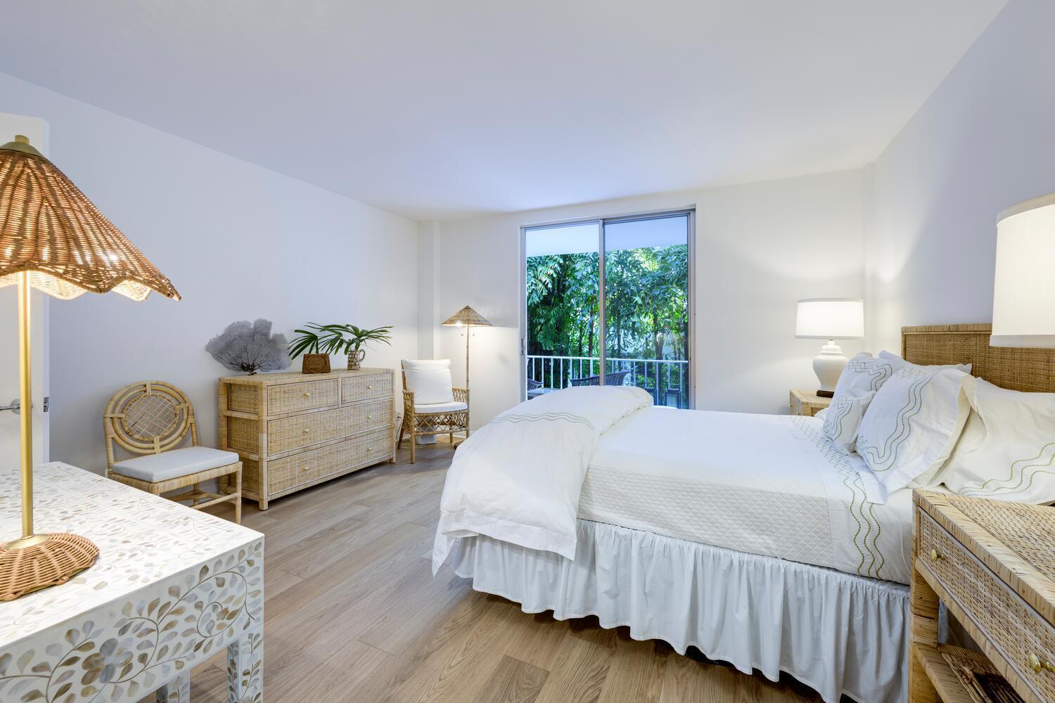 VILLA DEL SUR APTS CONDO - Residential