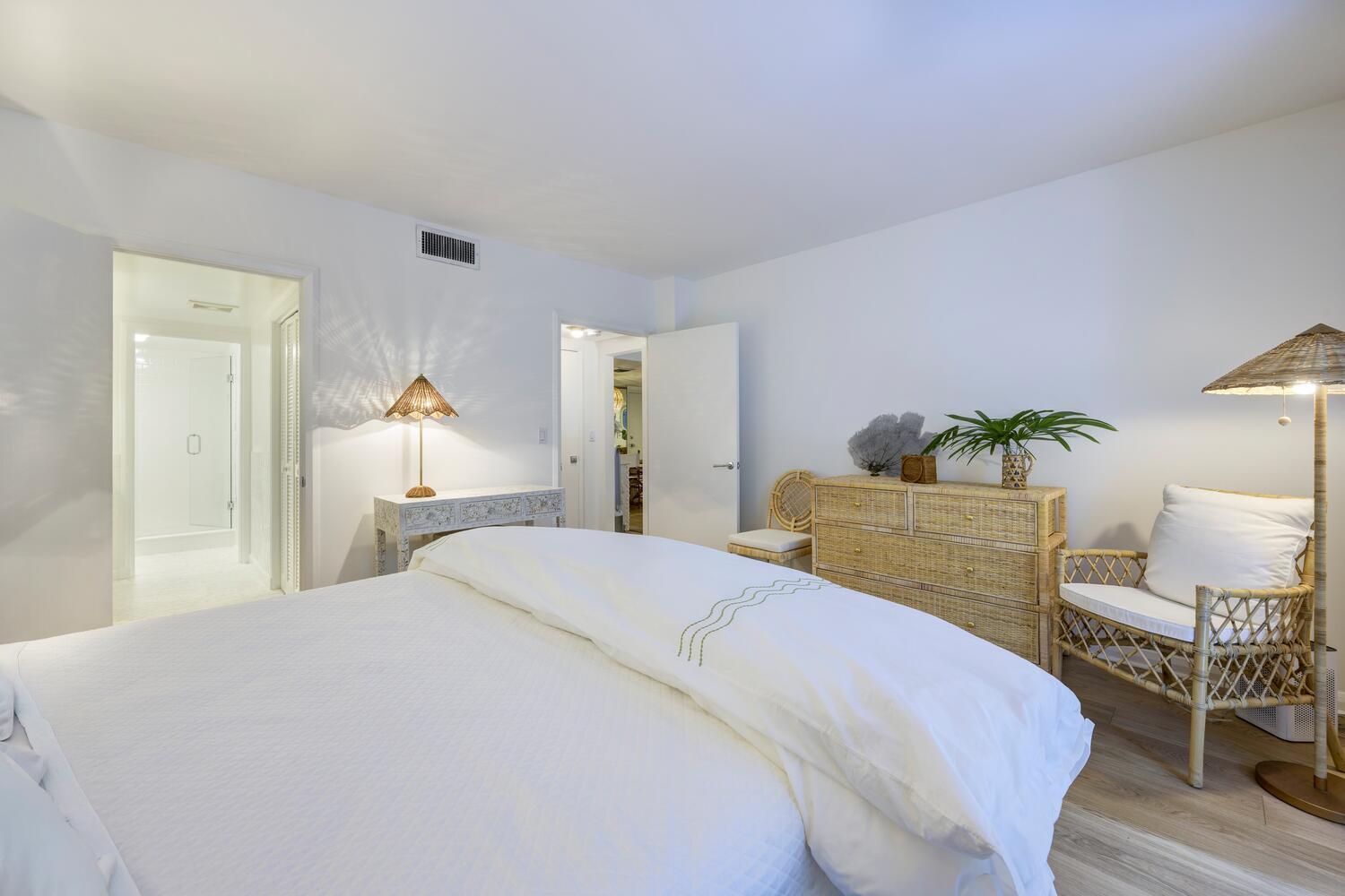 VILLA DEL SUR APTS CONDO - Residential