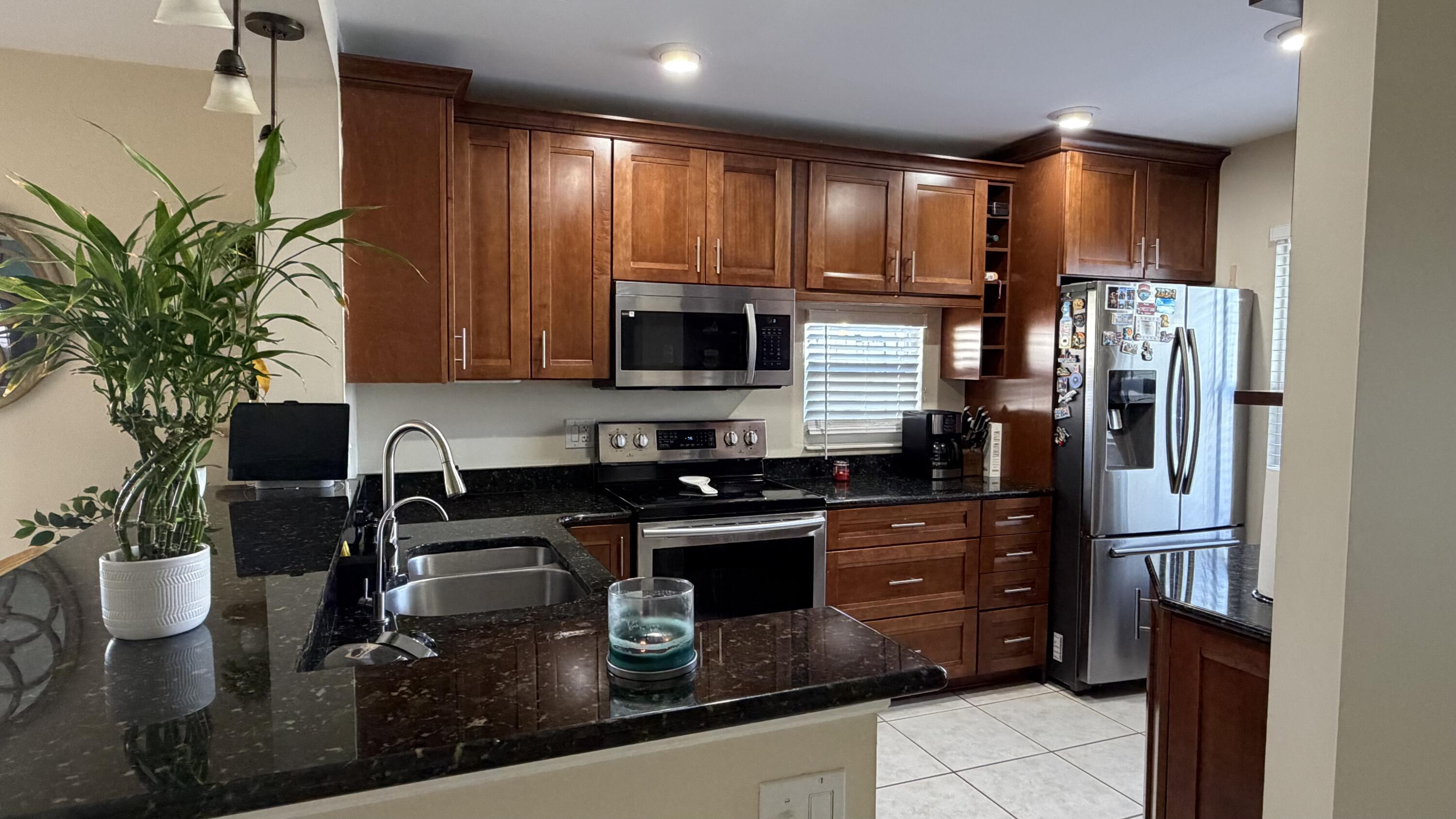 PALM CLUB WEST VILLAGE 2 - Residential