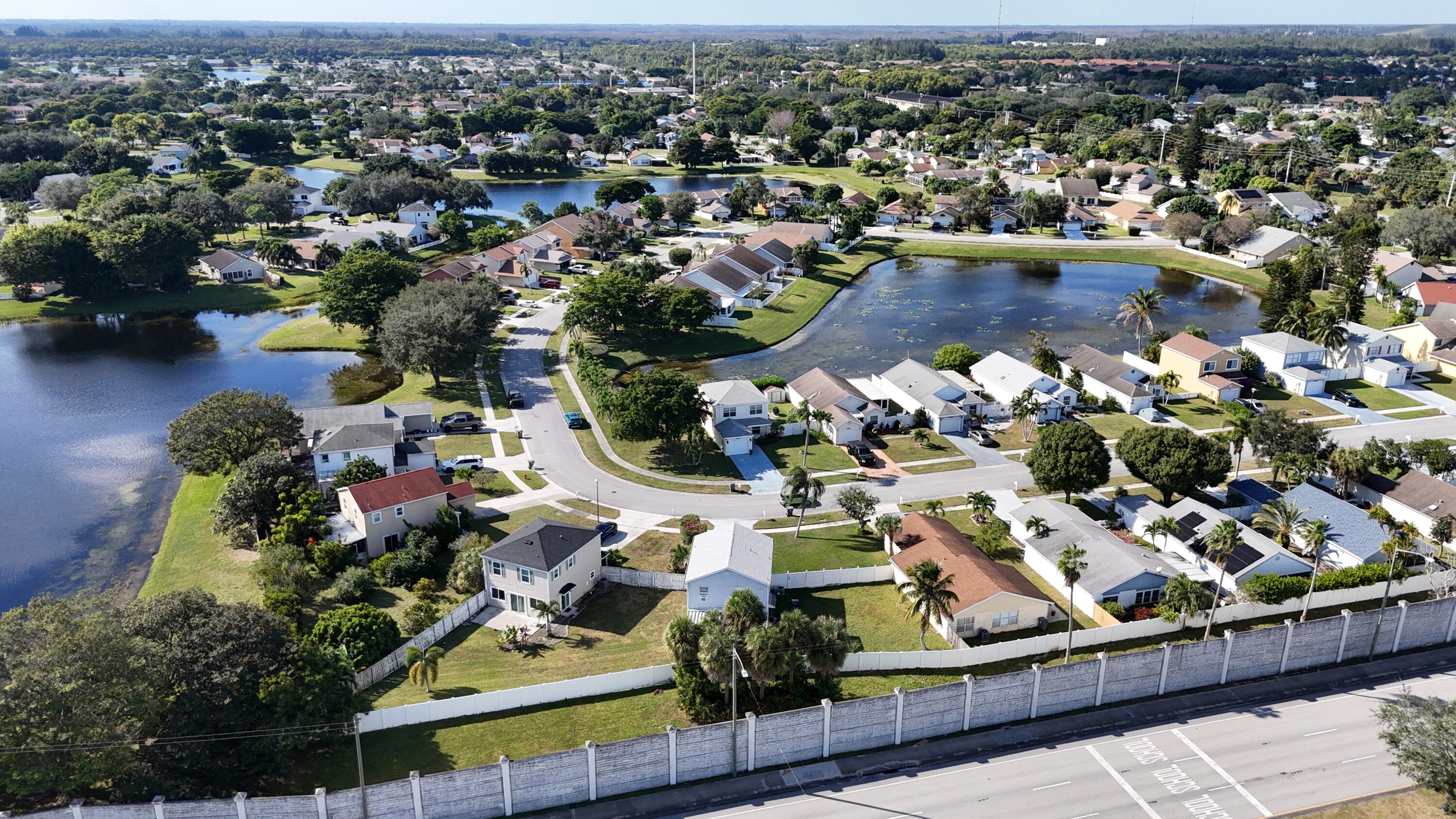 PALM CLUB WEST VILLAGE 2 - Residential