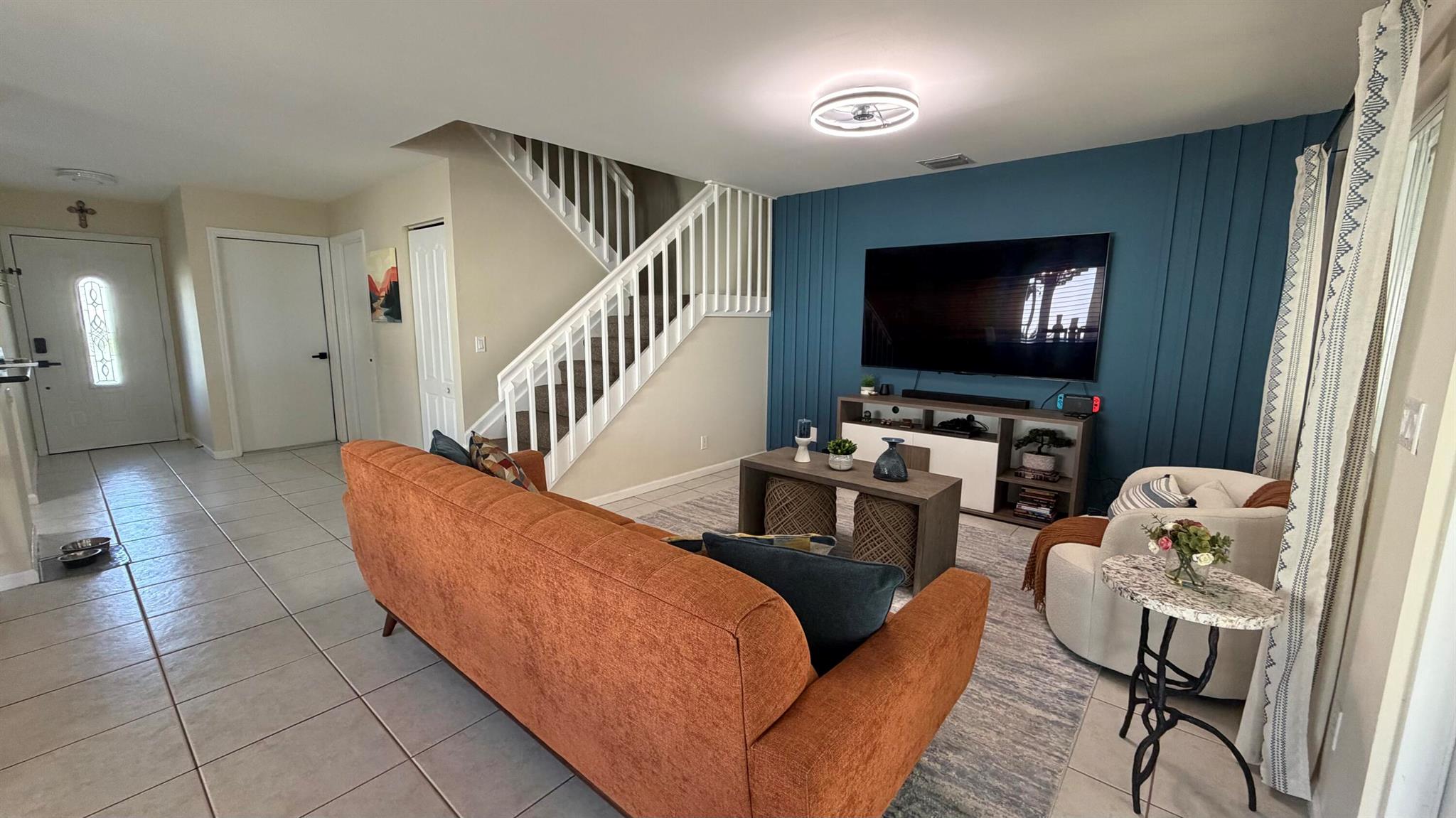 PALM CLUB WEST VILLAGE 2 - Residential