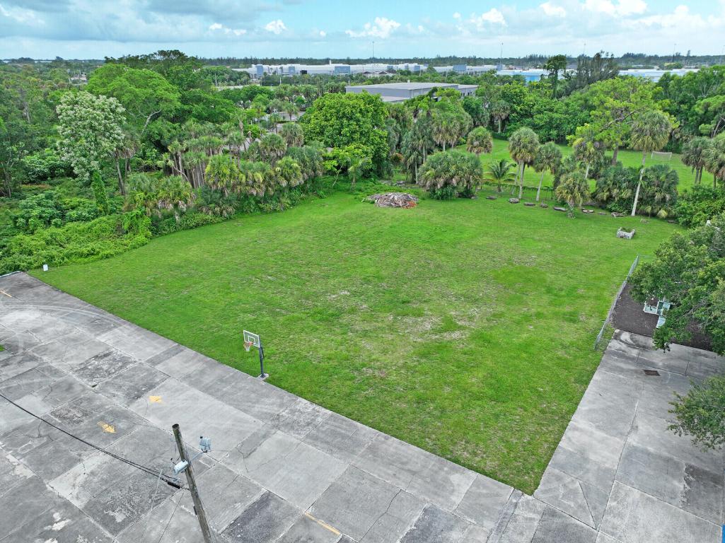 PALM BEACH FARMS CO 3 - Land