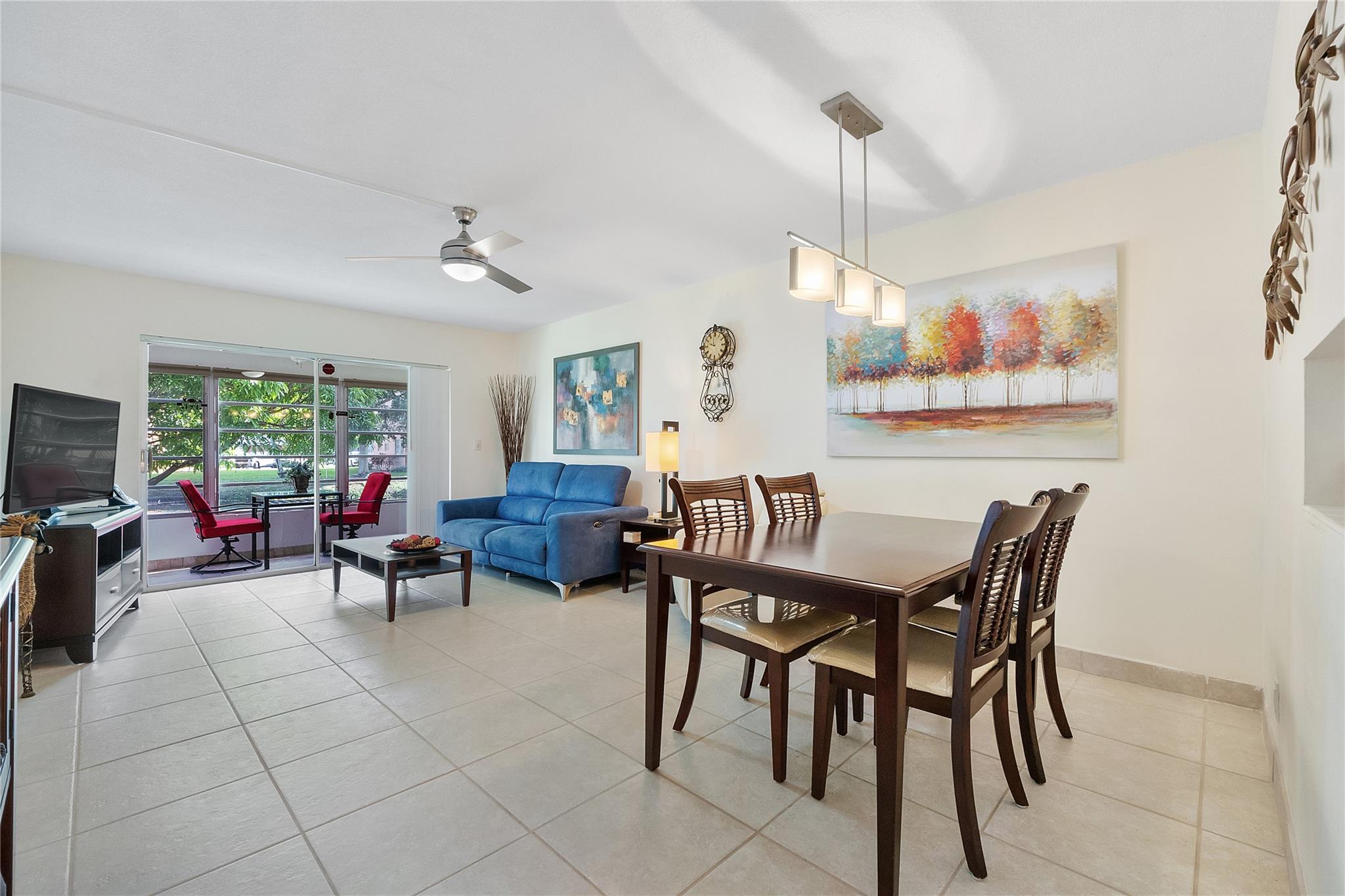 LAUDERDALE OAKS - Residential