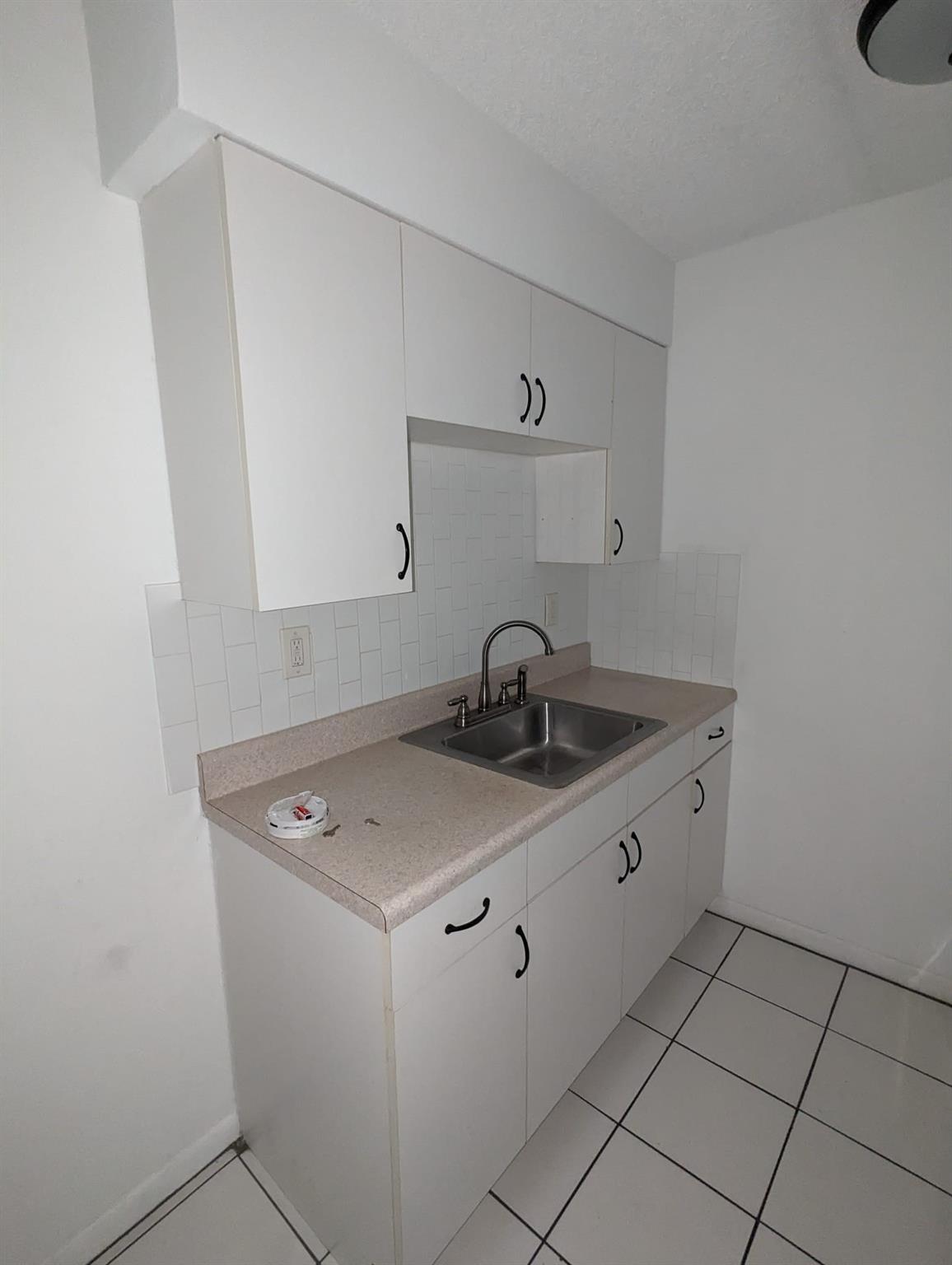 VICTORIA PARK - Residential Lease