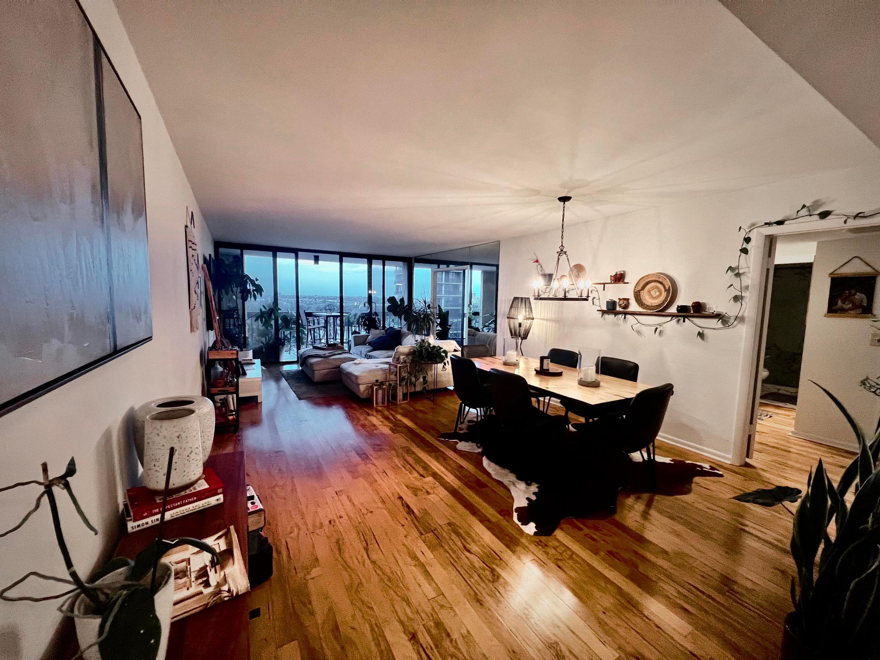 LANDS OF THE PRESIDENT CONDO 7 - Residential