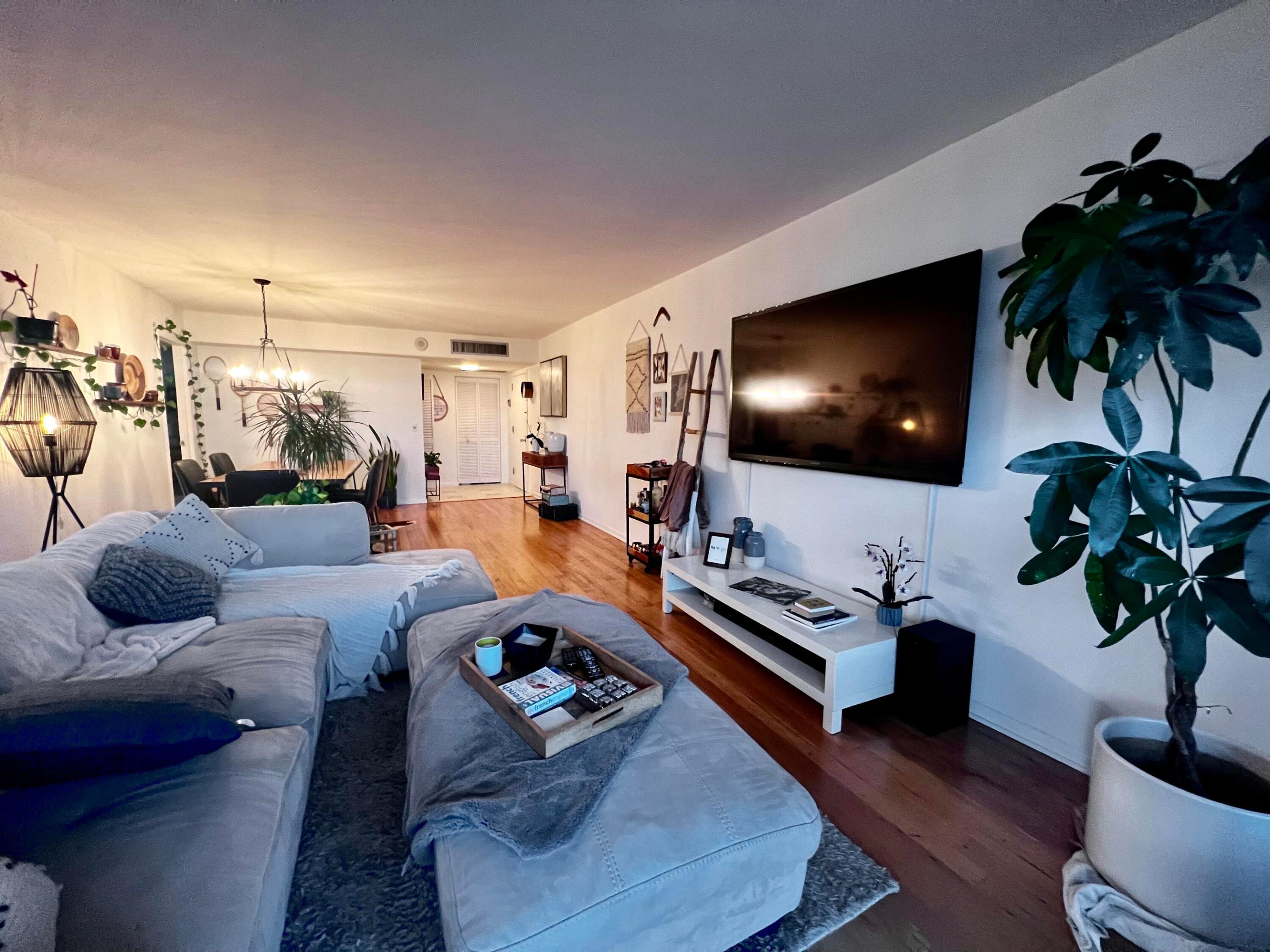 LANDS OF THE PRESIDENT CONDO 7 - Residential