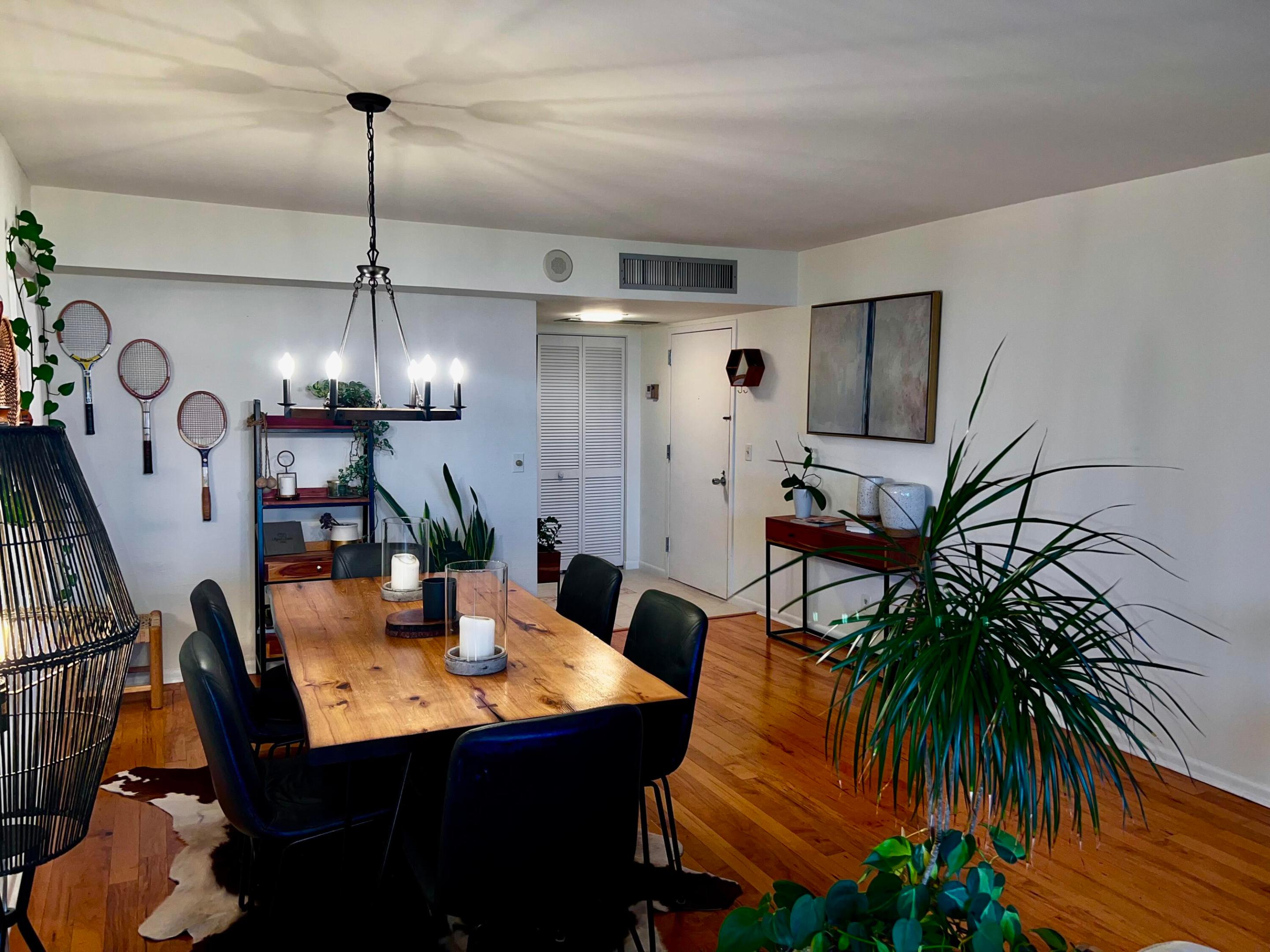 LANDS OF THE PRESIDENT CONDO 7 - Residential