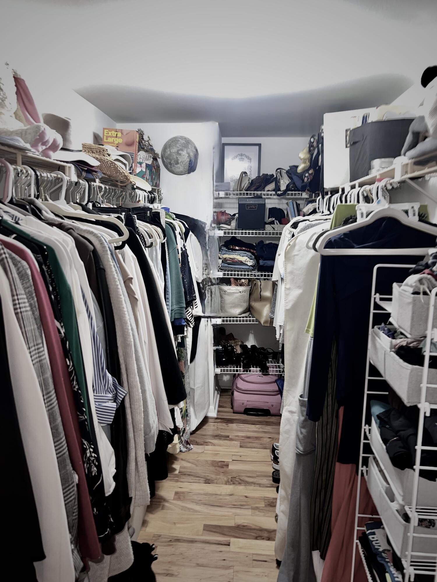 LANDS OF THE PRESIDENT CONDO 7 - Residential