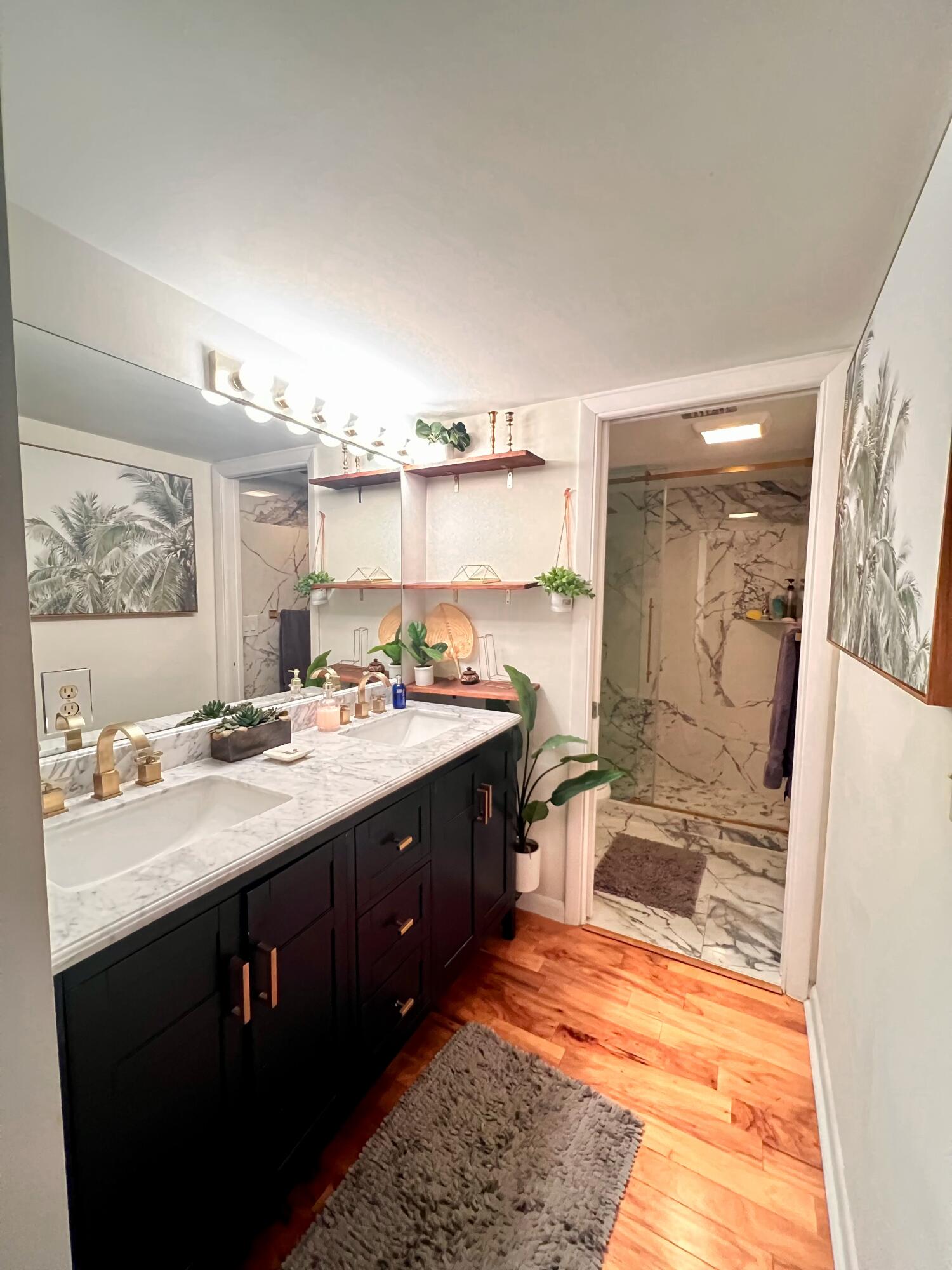 LANDS OF THE PRESIDENT CONDO 7 - Residential