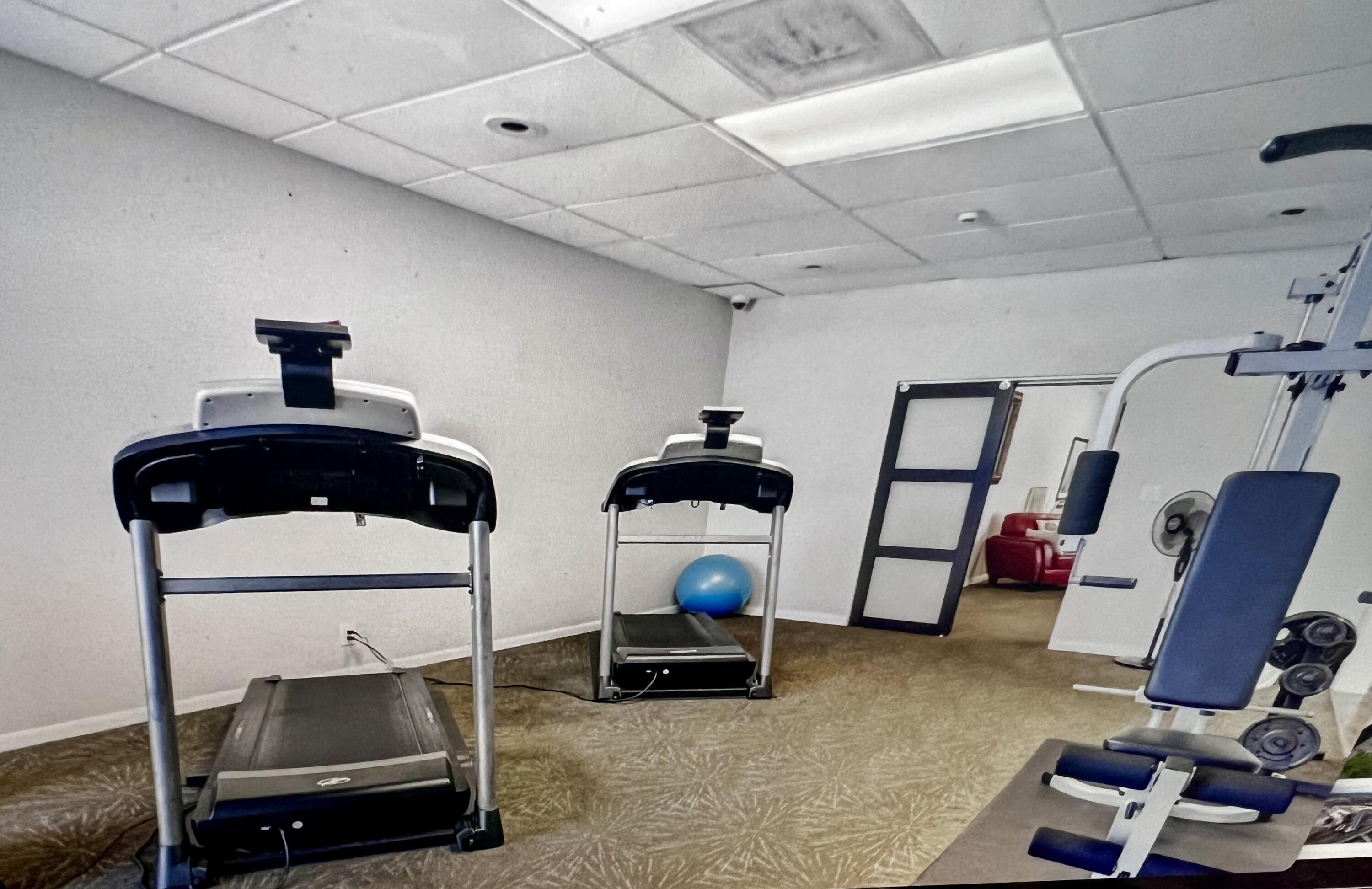 LANDS OF THE PRESIDENT CONDO 7 - Residential