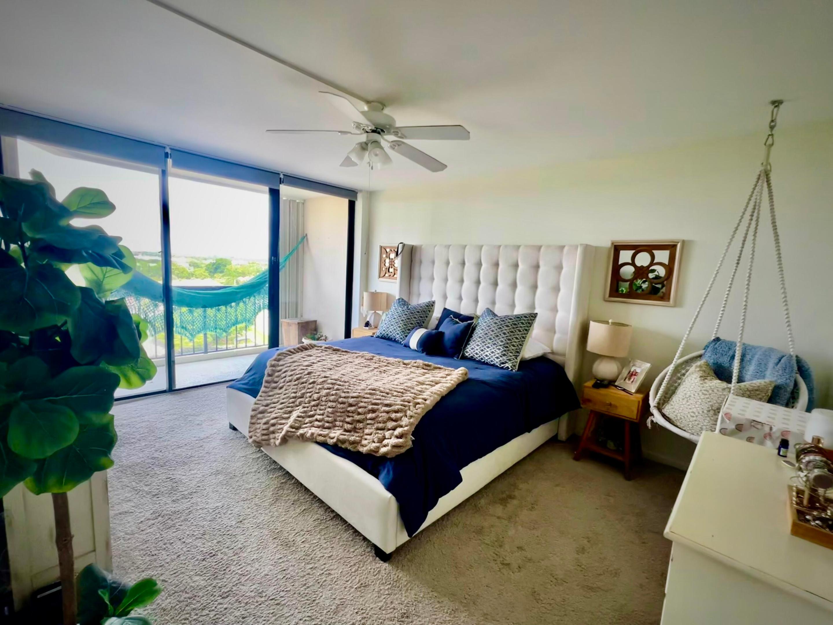 LANDS OF THE PRESIDENT CONDO 7 - Residential