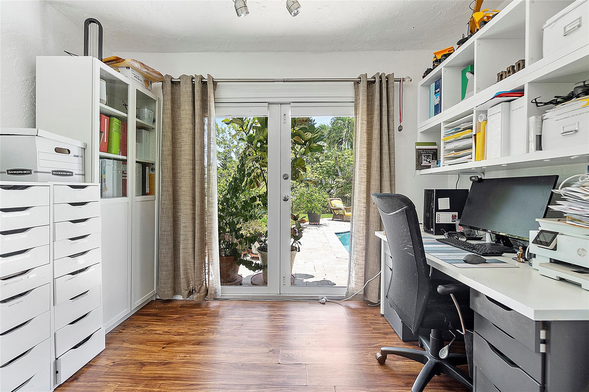 MAPLEWOOD - Residential