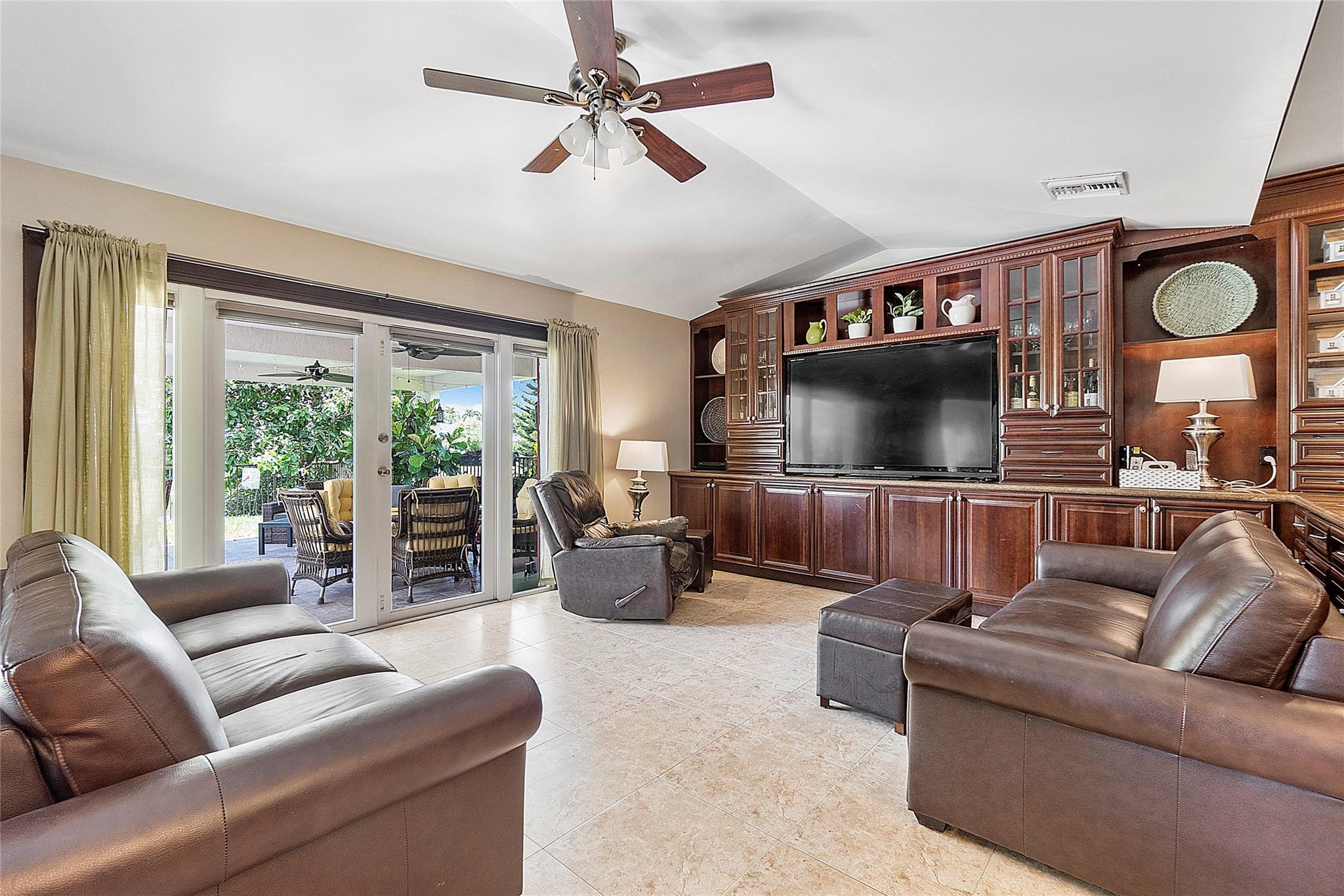 MAPLEWOOD - Residential