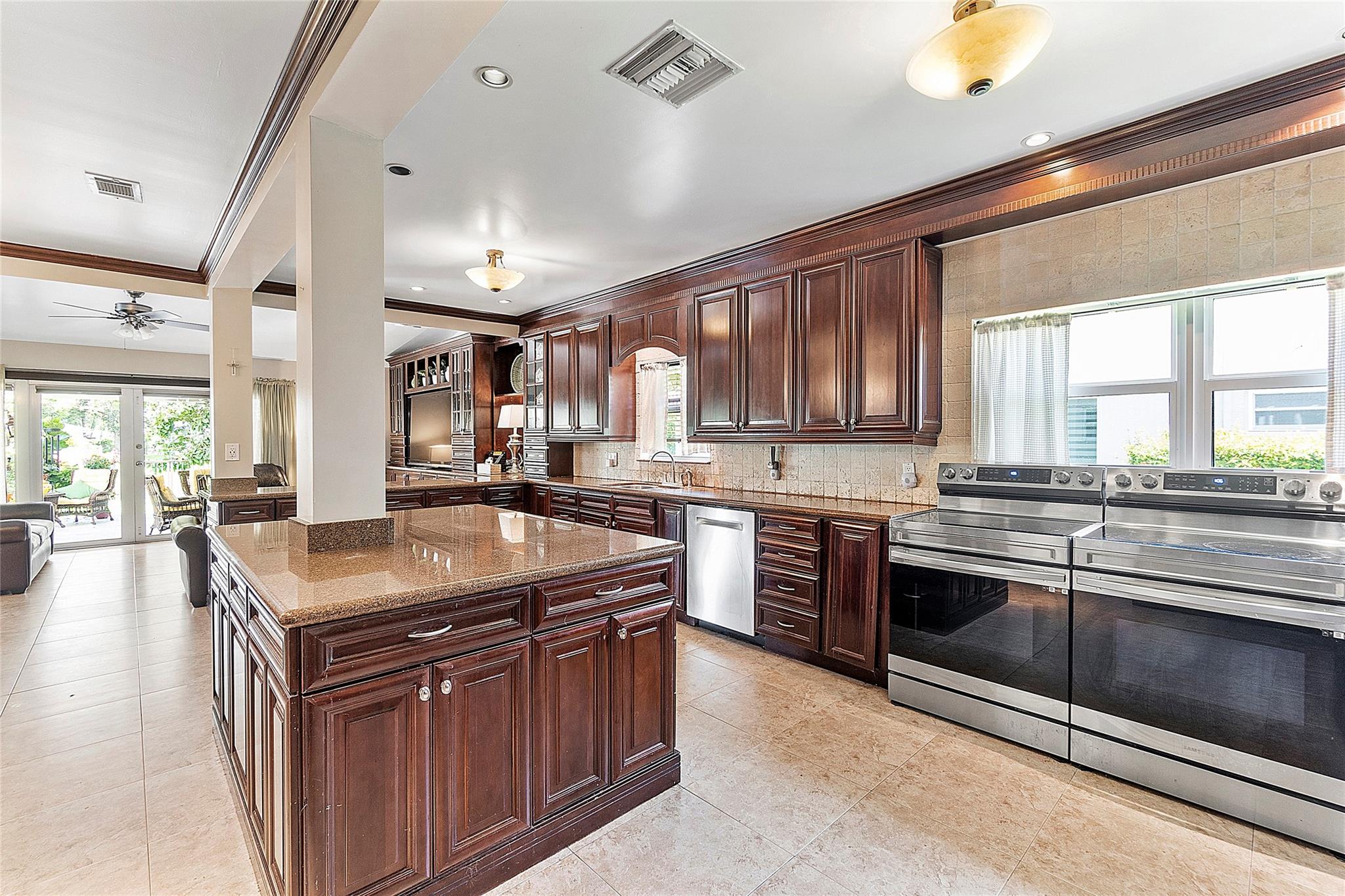 MAPLEWOOD - Residential