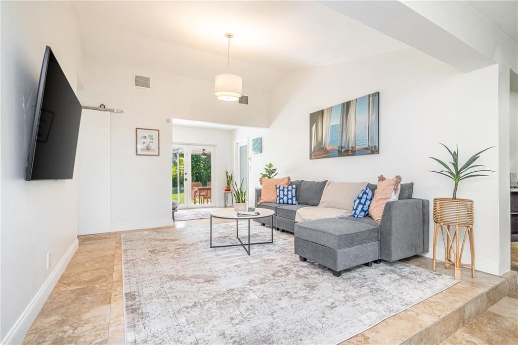 Croissant Park - Residential