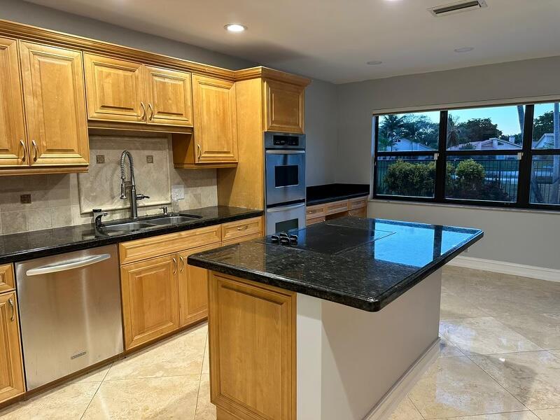 Colonnade - Residential Lease