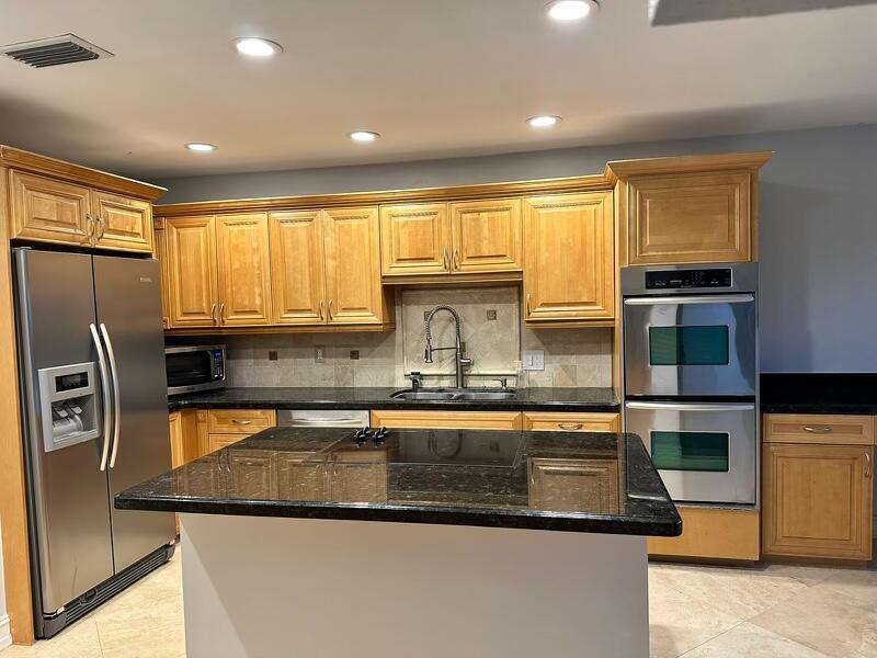 Colonnade - Residential Lease