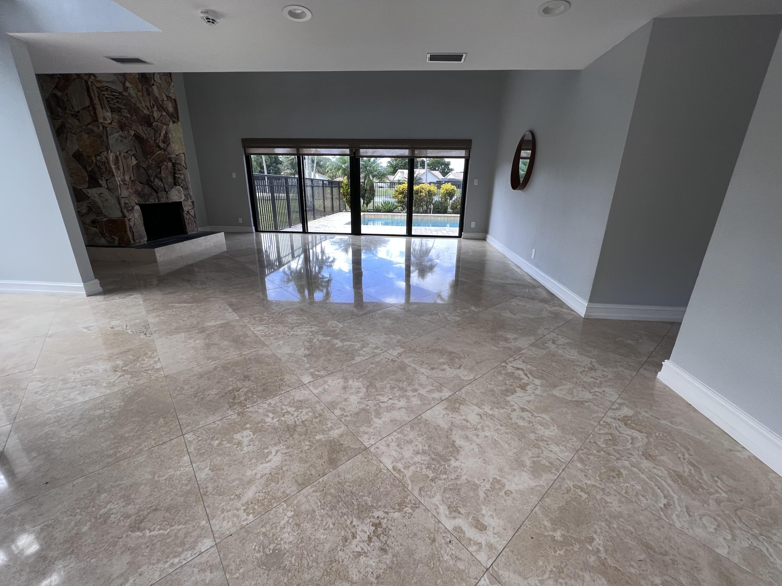 Colonnade - Residential Lease