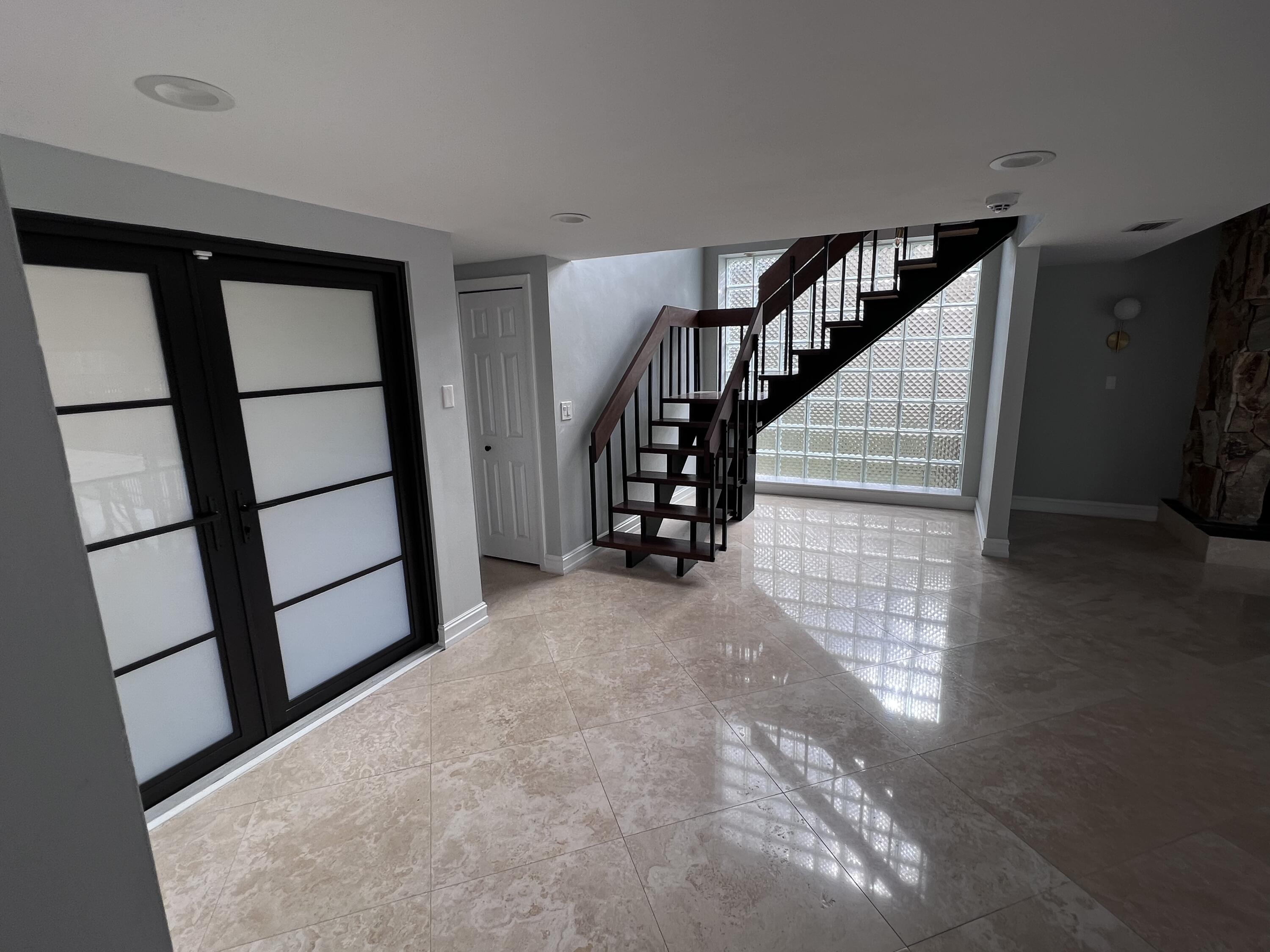 Colonnade - Residential Lease