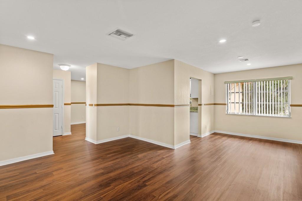 CRYSTAL SANDS - Residential