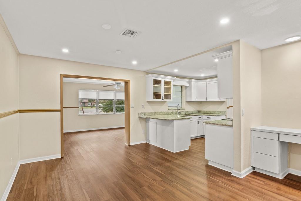 CRYSTAL SANDS - Residential