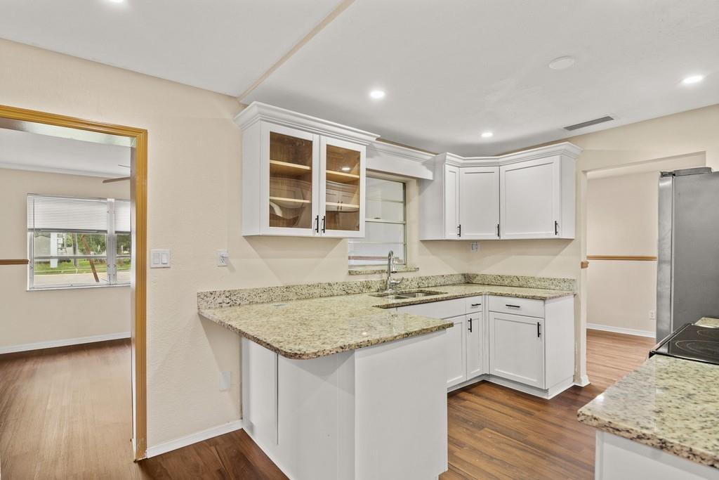 CRYSTAL SANDS - Residential