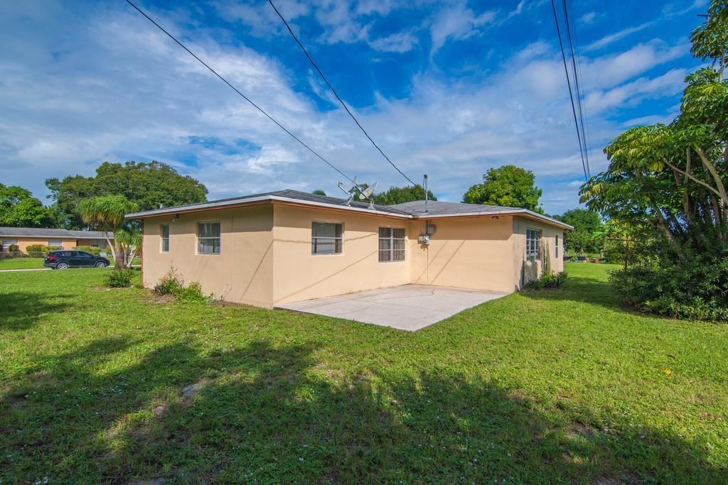 CRYSTAL SANDS - Residential