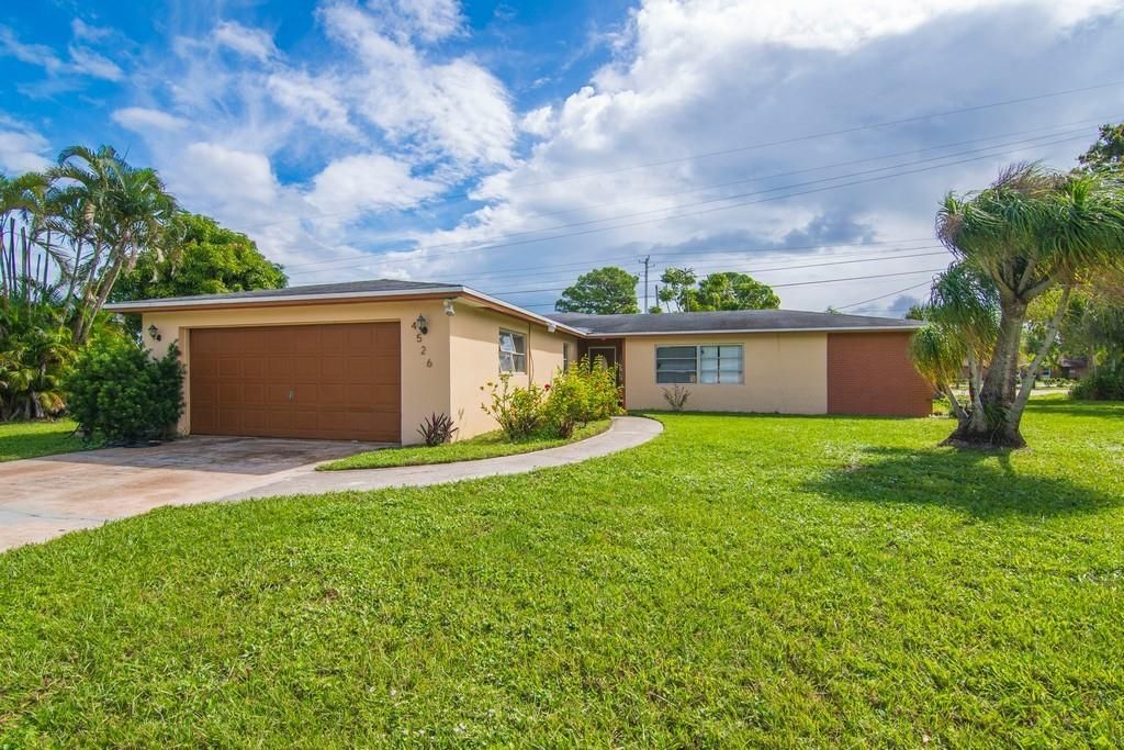 Photo of 4526 43rd Court, Vero Beach, FL 32967 (MLS # R11141866)