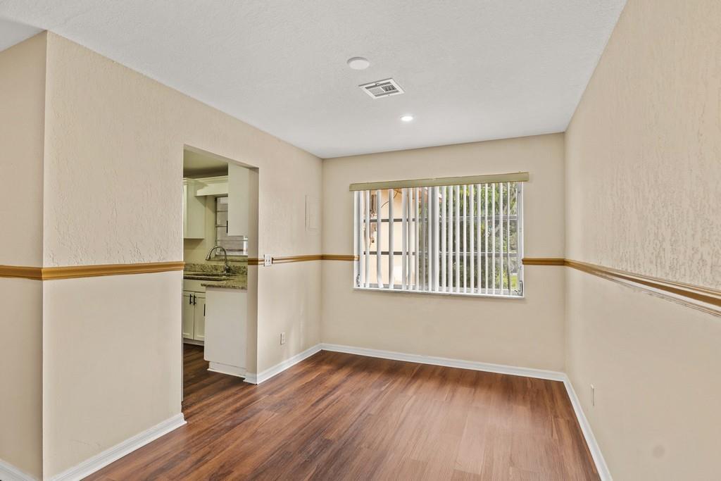 CRYSTAL SANDS - Residential